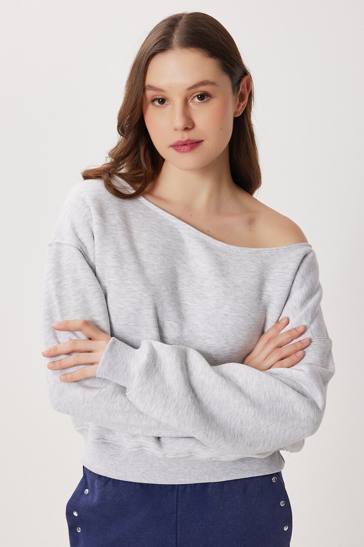 Açık Omuzlu Şardonlu Örme Sweatshirt GRİ MELANJ LAN0076