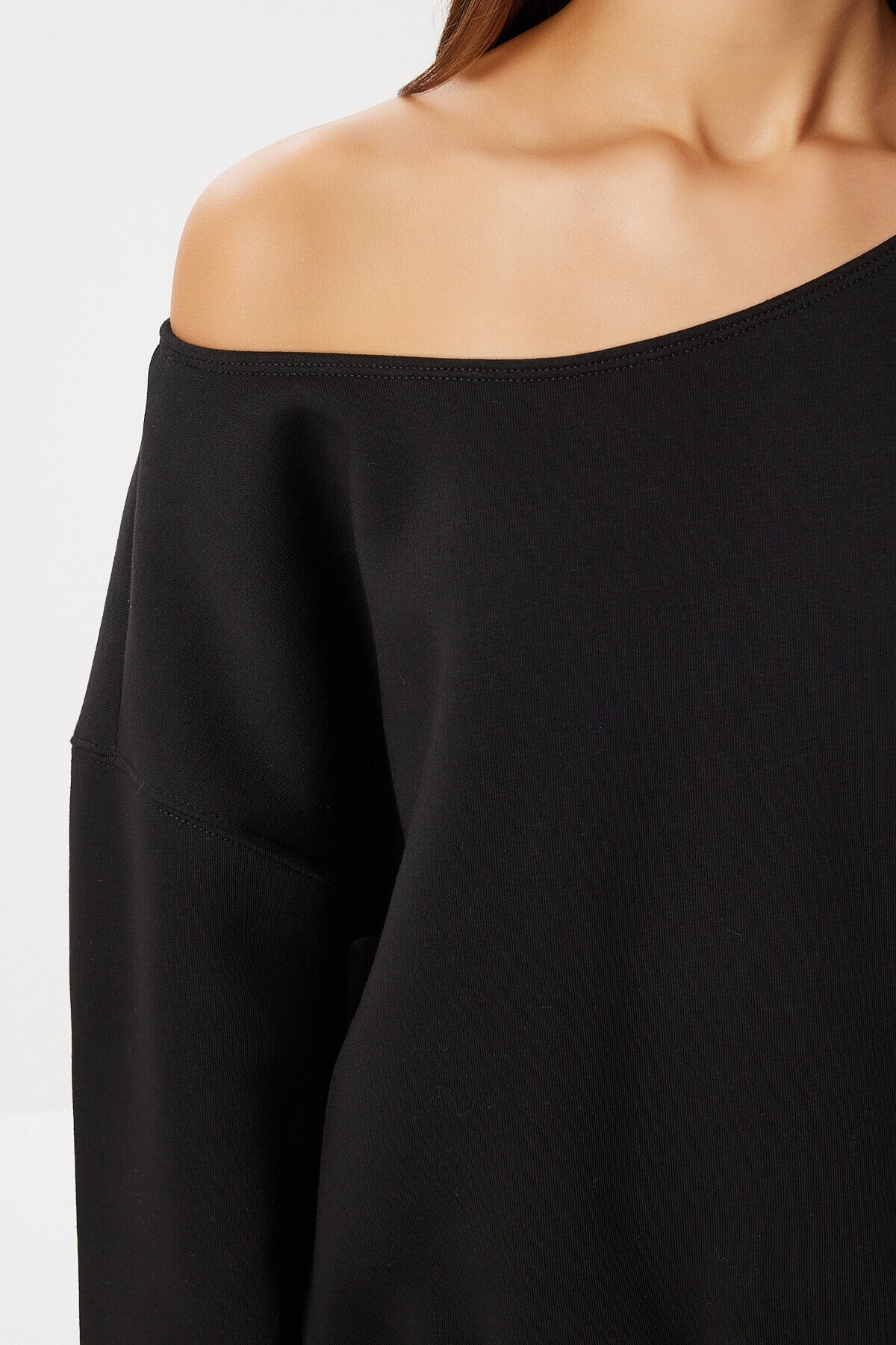 Açık Omuzlu Şardonlu Örme Sweatshirt SİYAH LAN0076