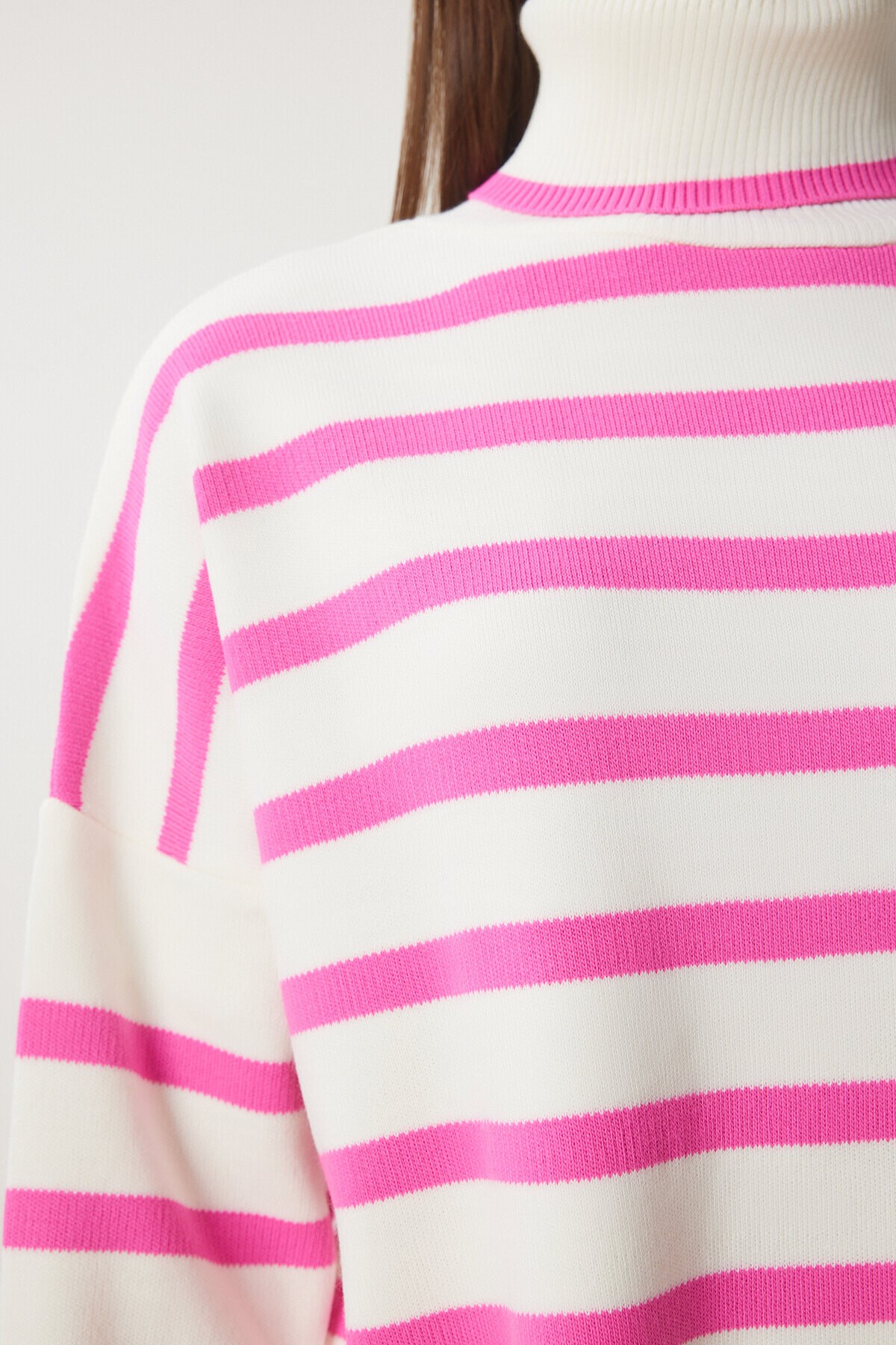 Balıkçı Yaka Oversize Çizgili Triko Kazak PEMBE KEMİK LBV0021