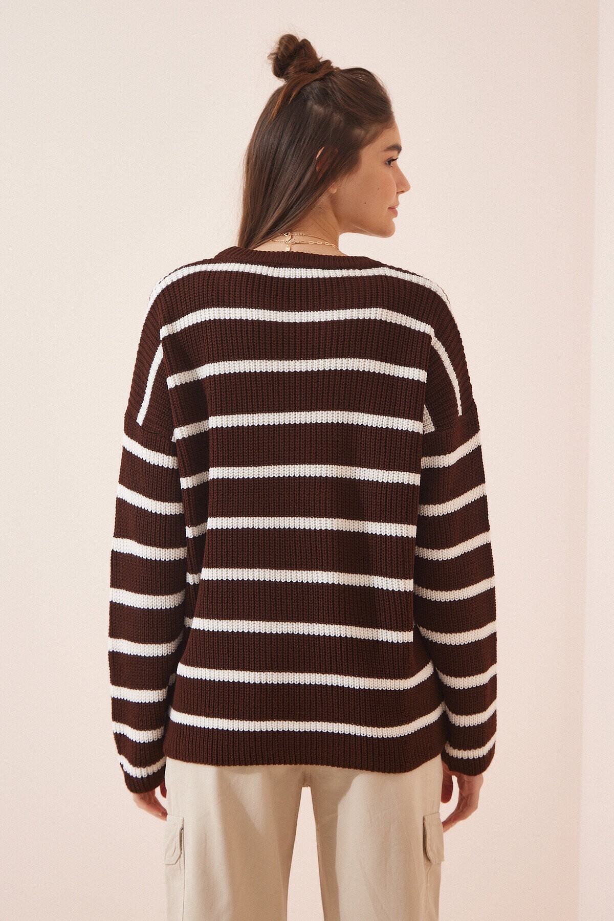 Çizgili Oversize Triko Kazak KAHVERENGİ KEMİK LBV0025