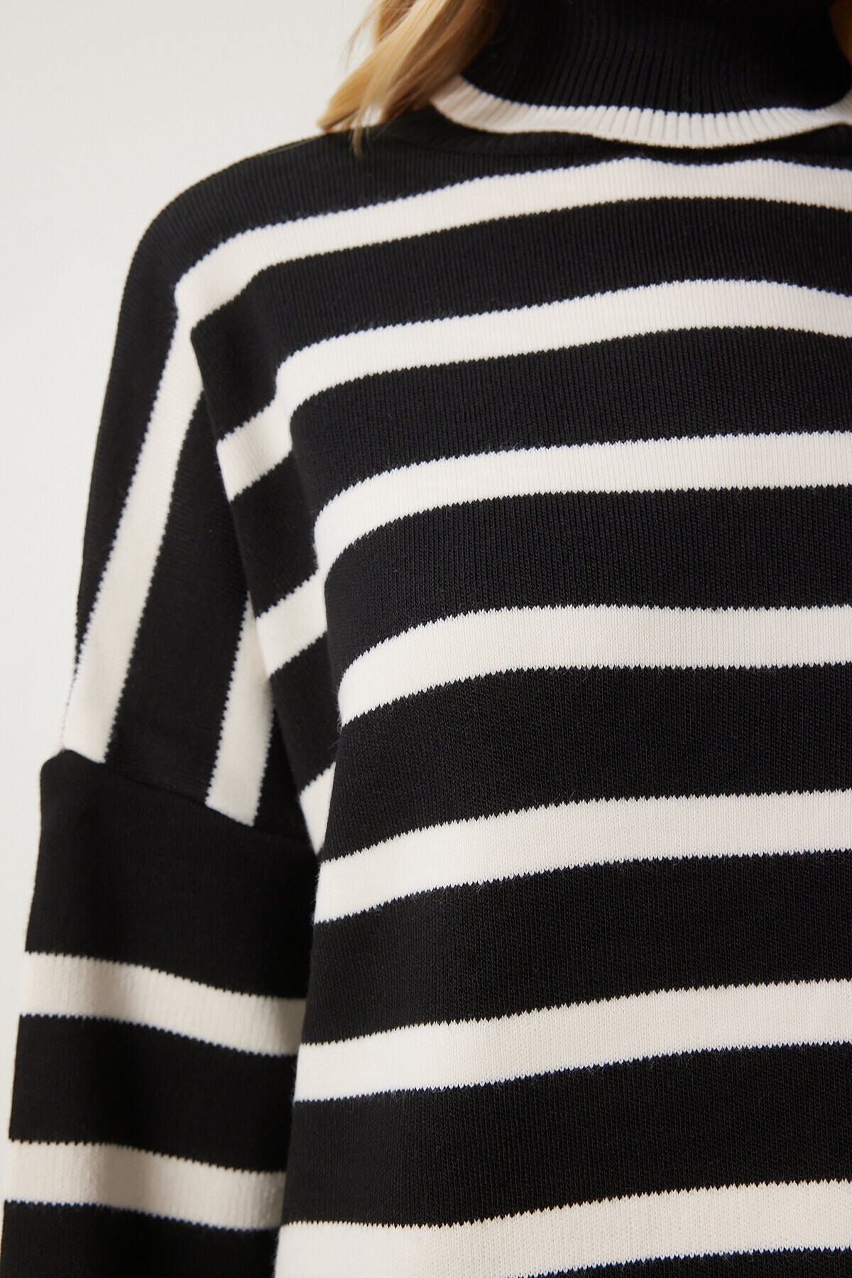 Çizgili Oversize Triko Kazak SİYAH EKRU LBV0053