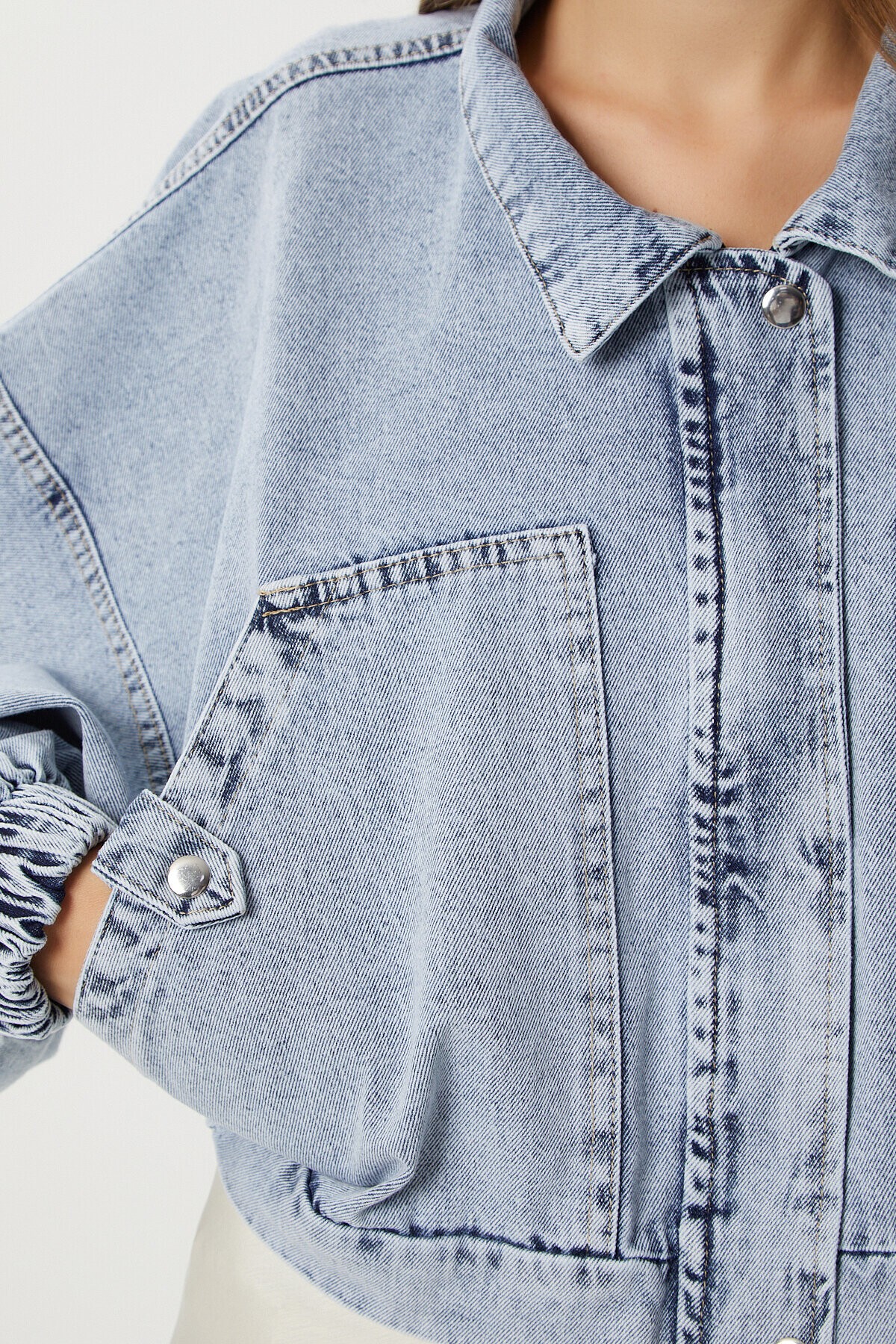 Geniş Cepli Fermuarlı Denim Ceket AÇIK MAVİ LAN0065