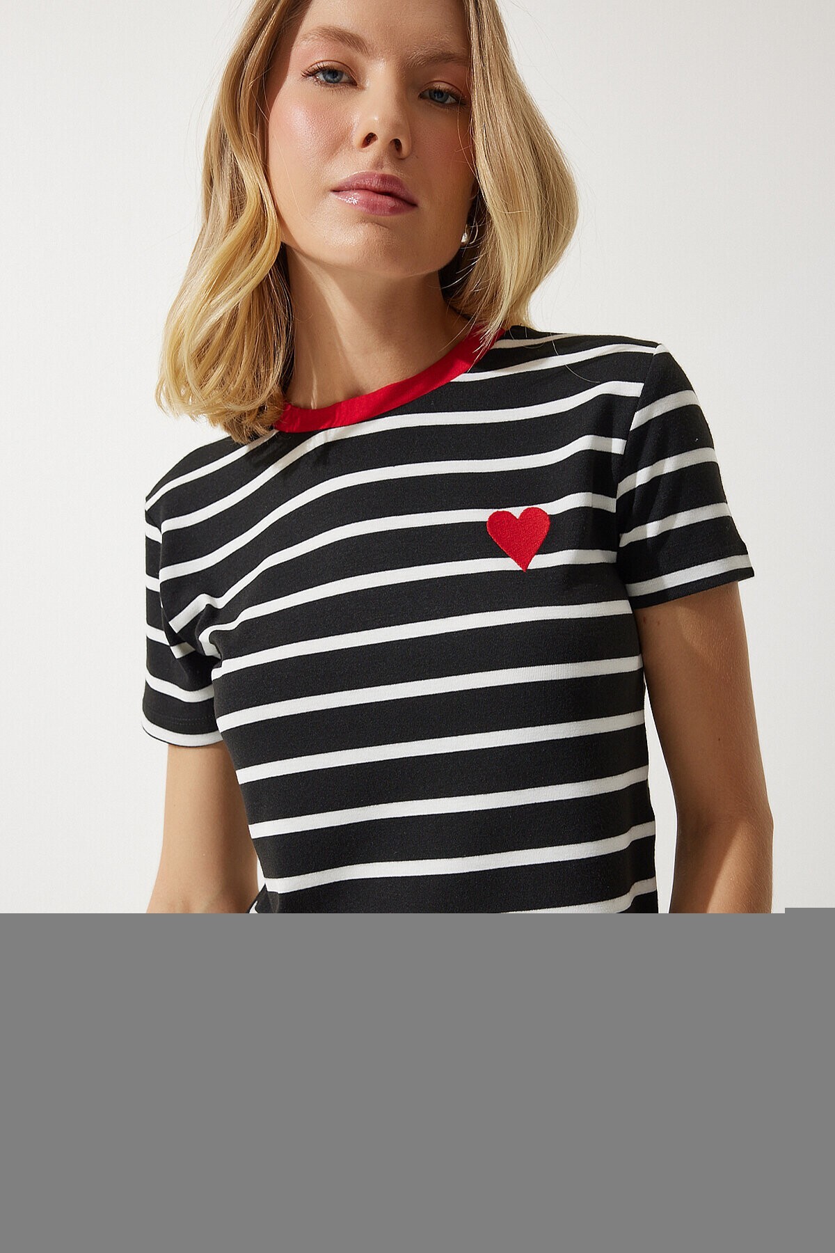 Kalp Nakışlı Çizgili Pamuklu Örme T-Shirt SİYAH LCR0009