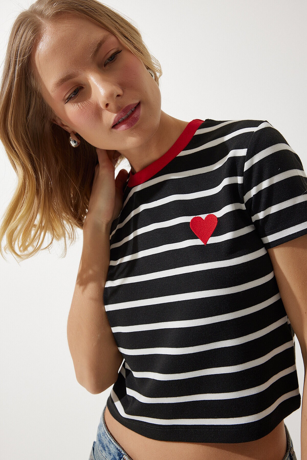 Kalp Nakışlı Çizgili Pamuklu Örme T-Shirt SİYAH LCR0009
