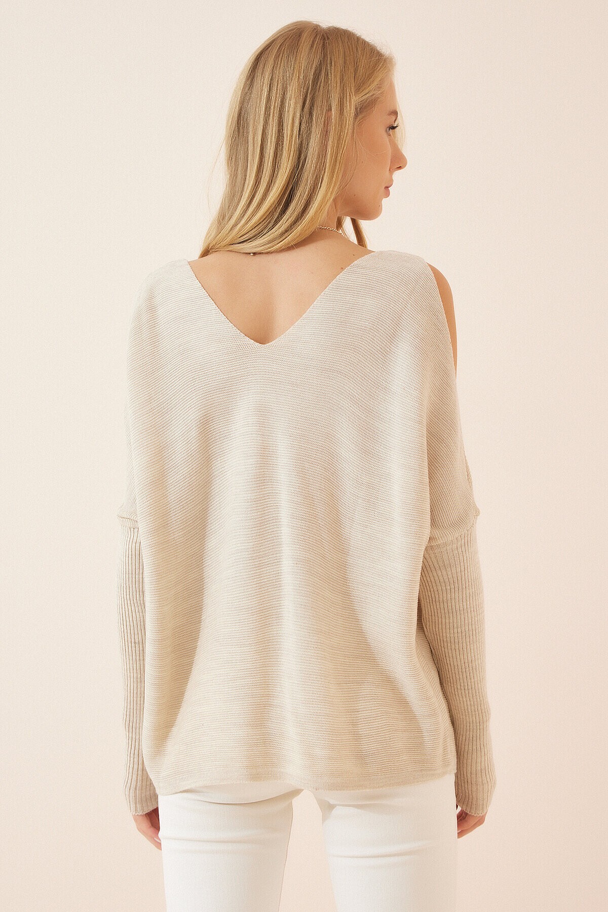 Omuzu Pencereli Oversize Triko Kazak BEJ LAS0004