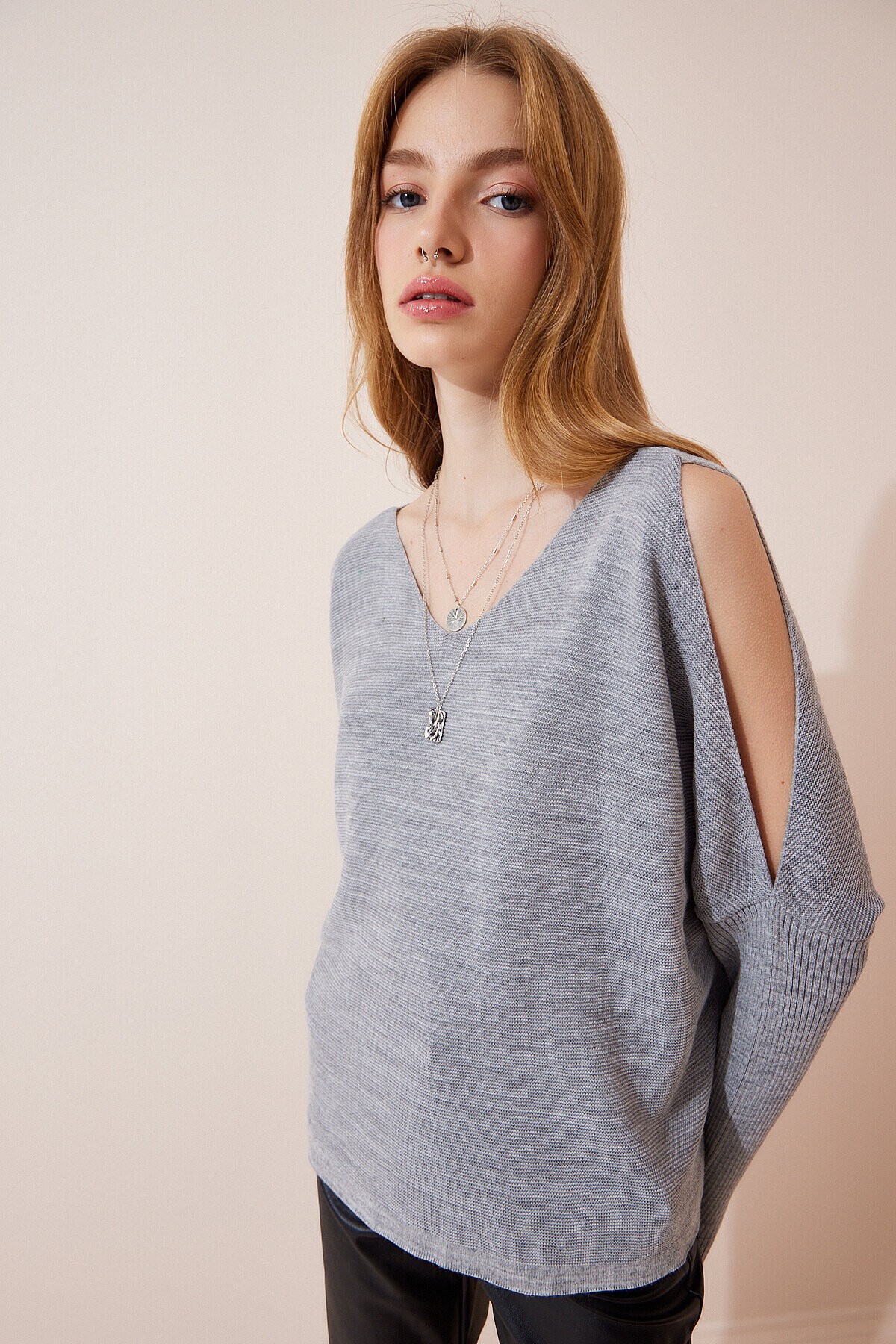 Omuzu Pencereli Oversize Triko Kazak GRİ LAS0004