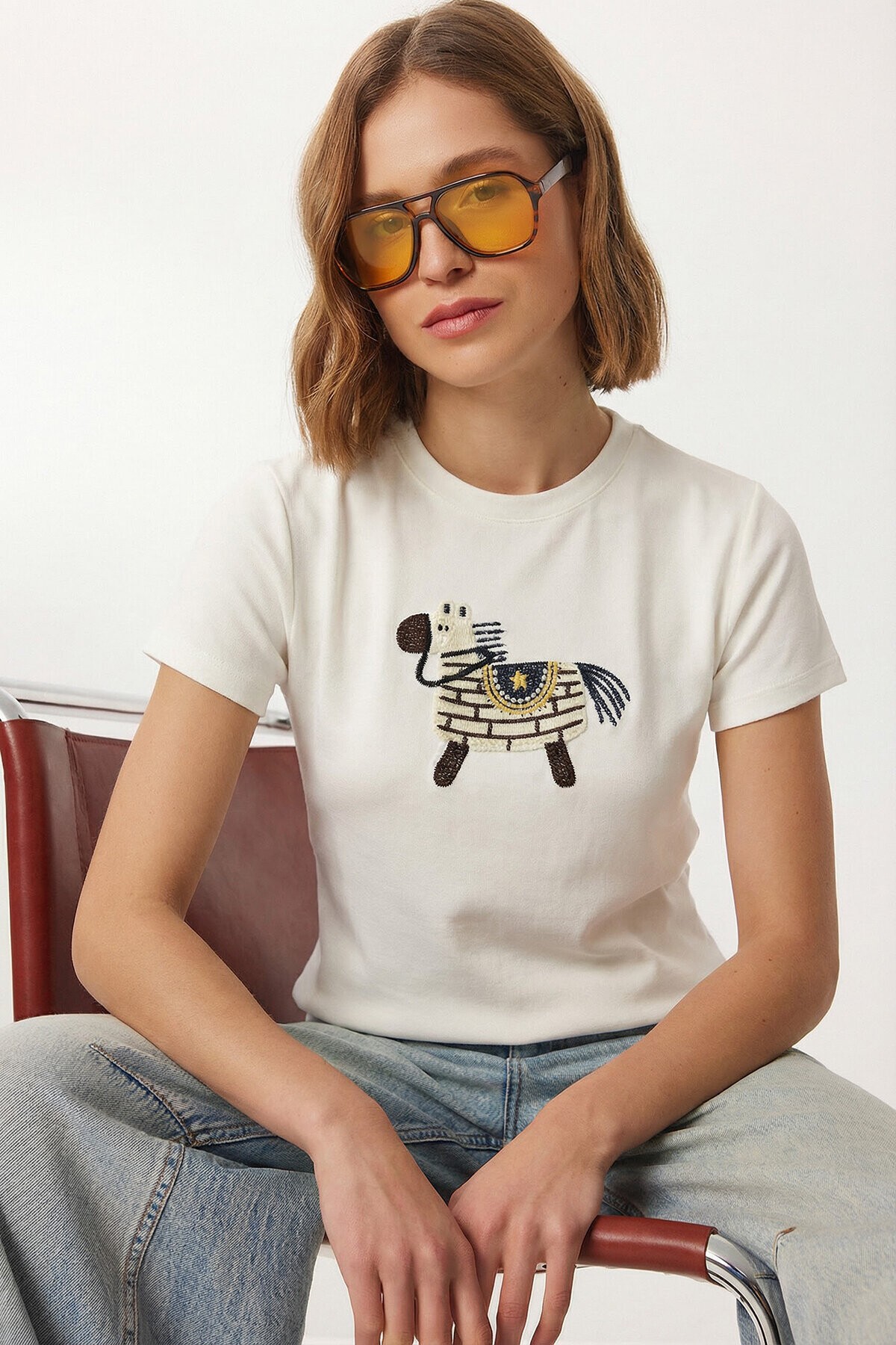 Armalı Nakışlı Pamuklu Örme T-shirt BEYAZ LCR0114