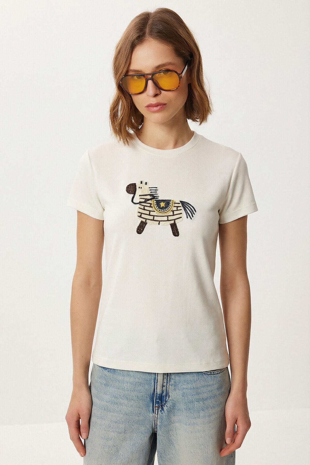 Armalı Nakışlı Pamuklu Örme T-shirt BEYAZ LCR0114