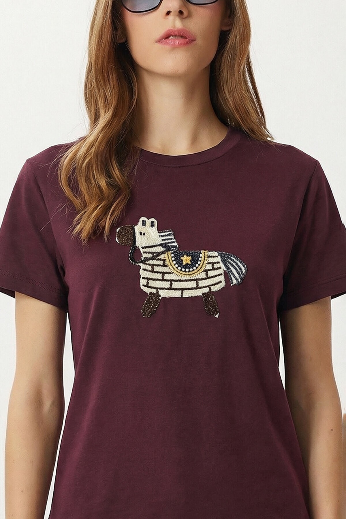 Armalı Nakışlı Pamuklu Örme T-shirt MÜRDÜM LCR0114
