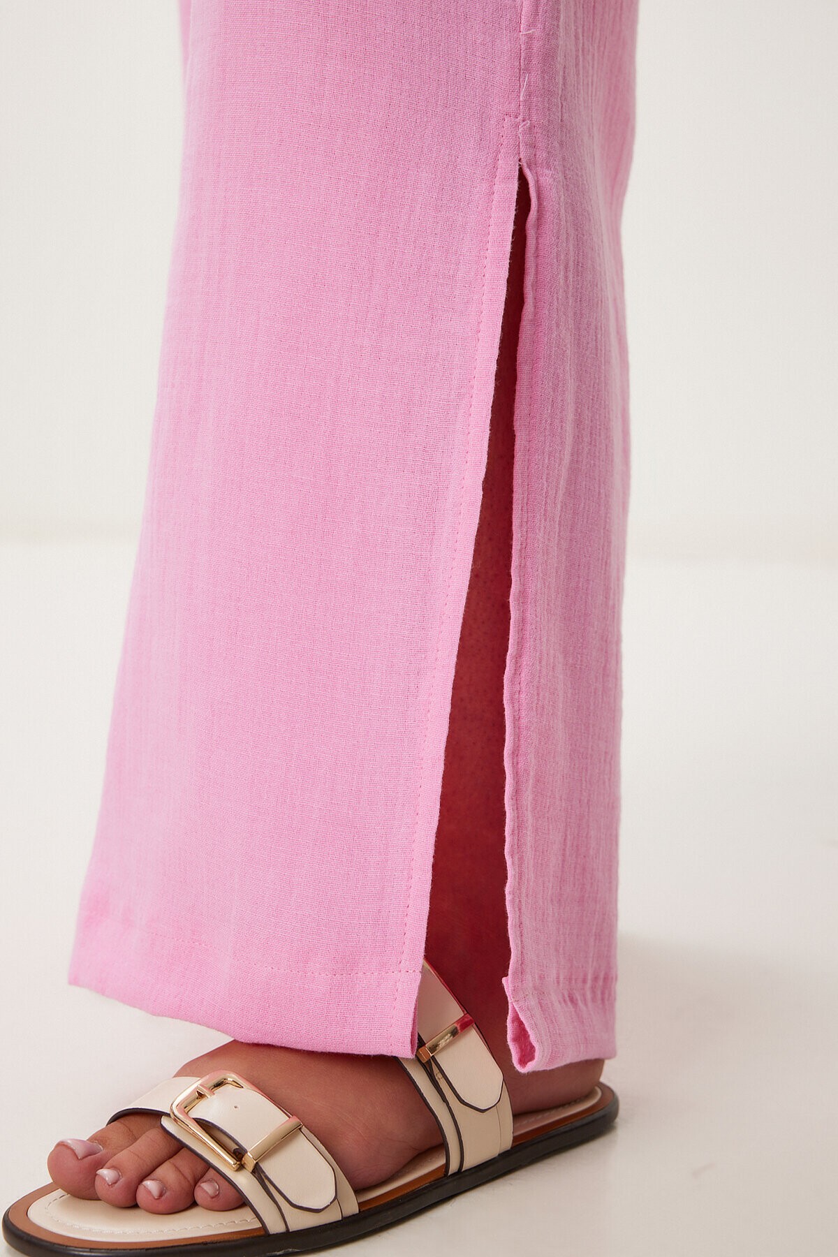 Bağlama Detaylı Yırtmaçlı Müslin Pantolon PEMBE LBV0066