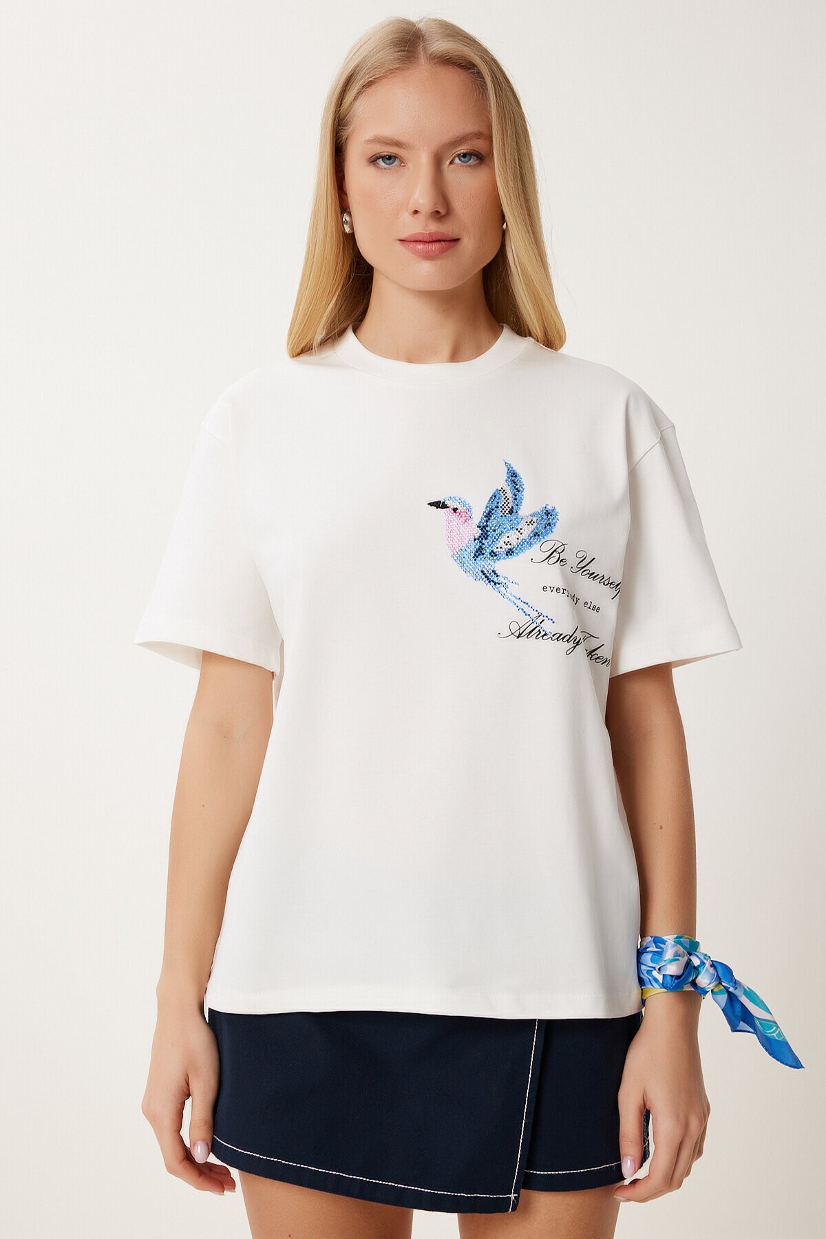 Boncuk Detaylı Baskılı Örme T-shirt EKRU LCR0072