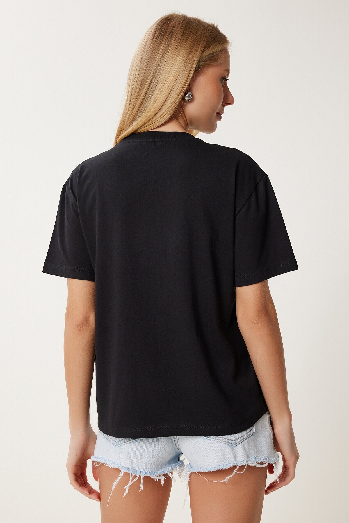 Boncuk Detaylı Baskılı Örme T-shirt SİYAH LCR0072