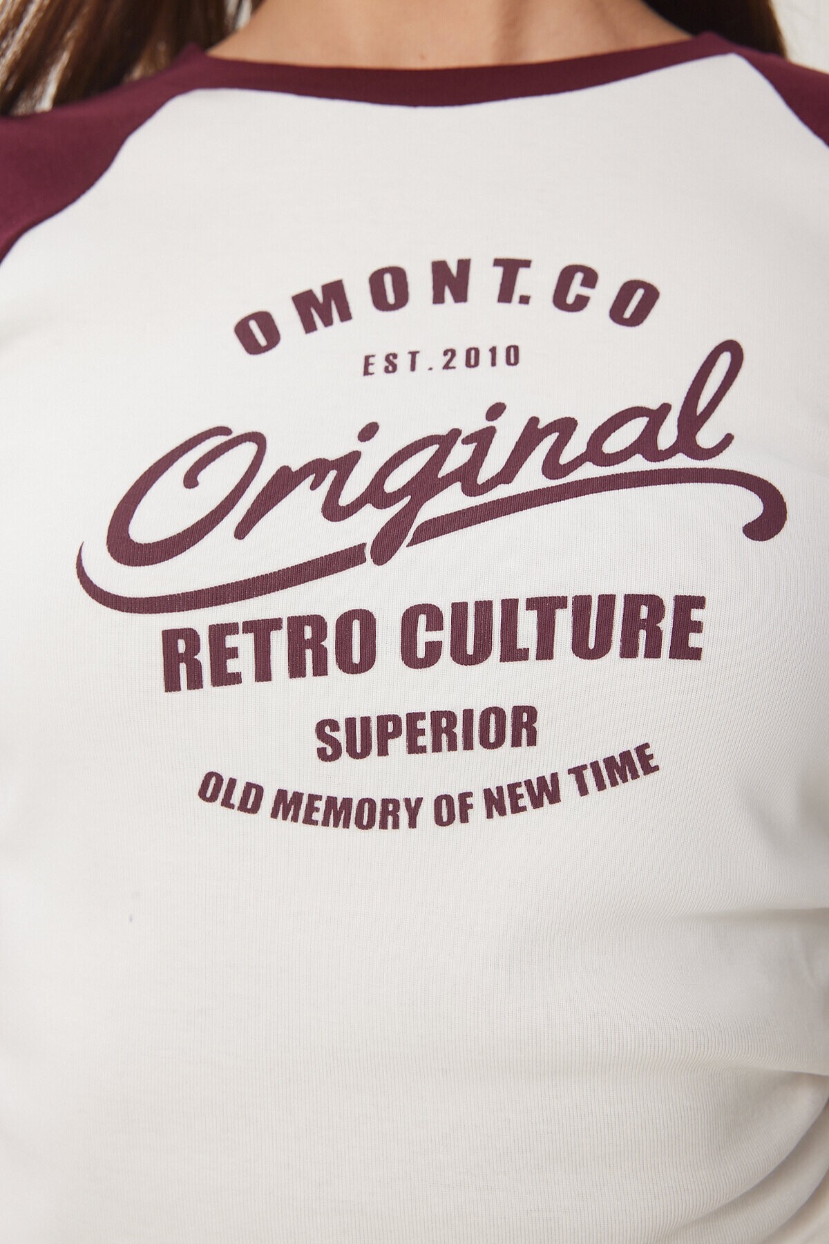 Kontrast Renkli Baskılı Örme T-shirt BORDO KEMİK LCR0062