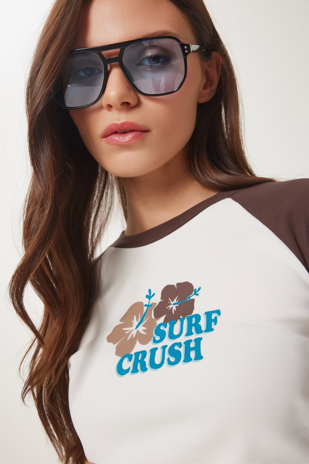 Kontrast Renkli Baskılı Örme T-shirt KAHVERENGİ KEMİK LCR0062