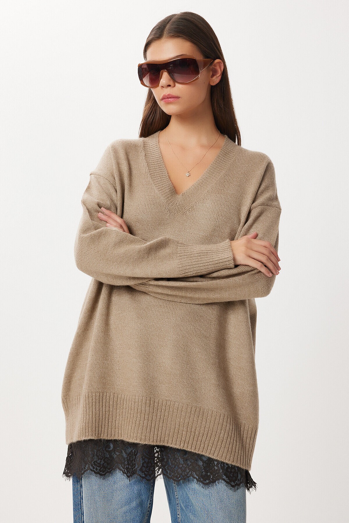 Oversize V Yaka Yumuşak Triko Kazak VİZON LCI0056