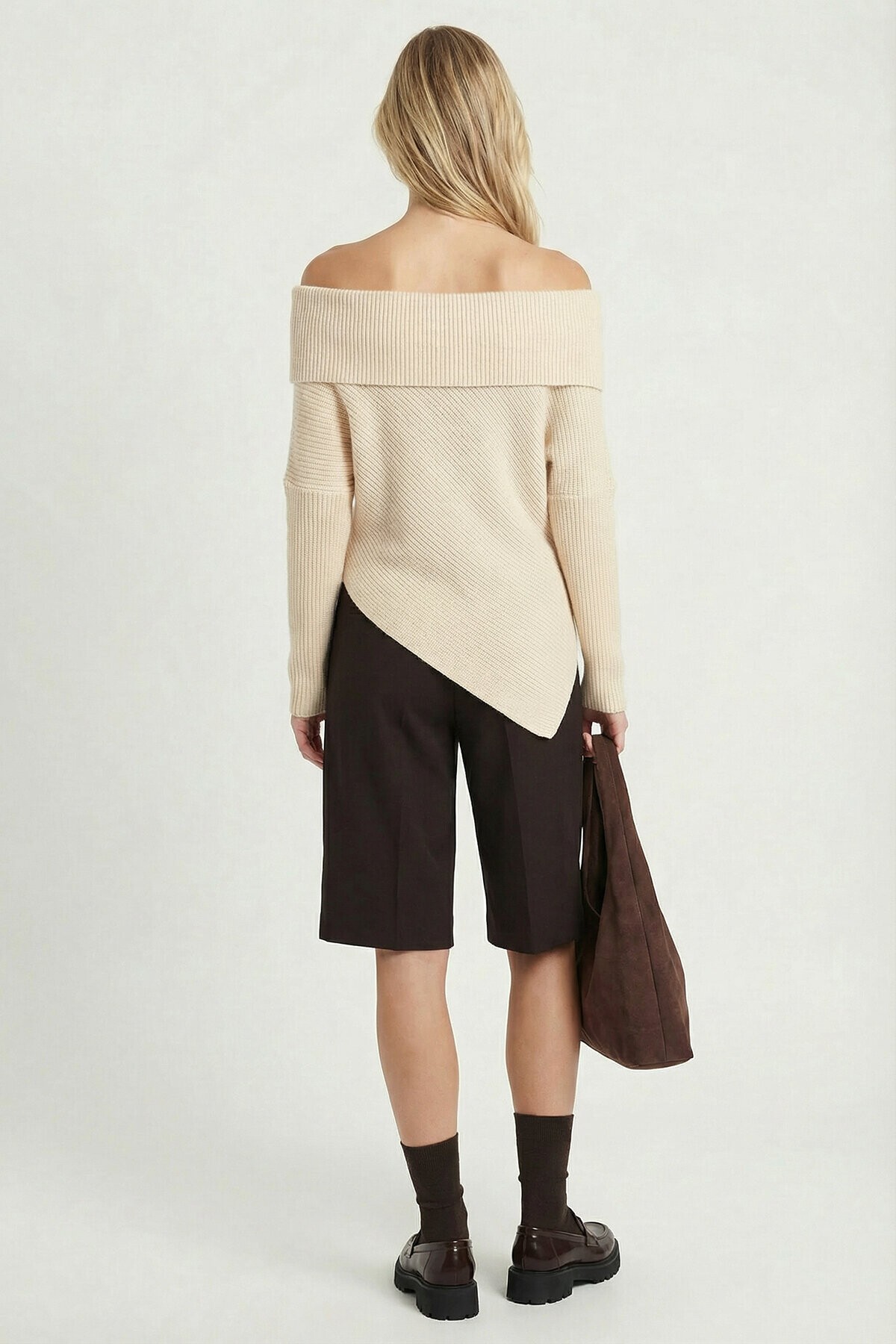 Açık Omuzlu Asimetrik Oversize Triko Kazak KREM LDP0090