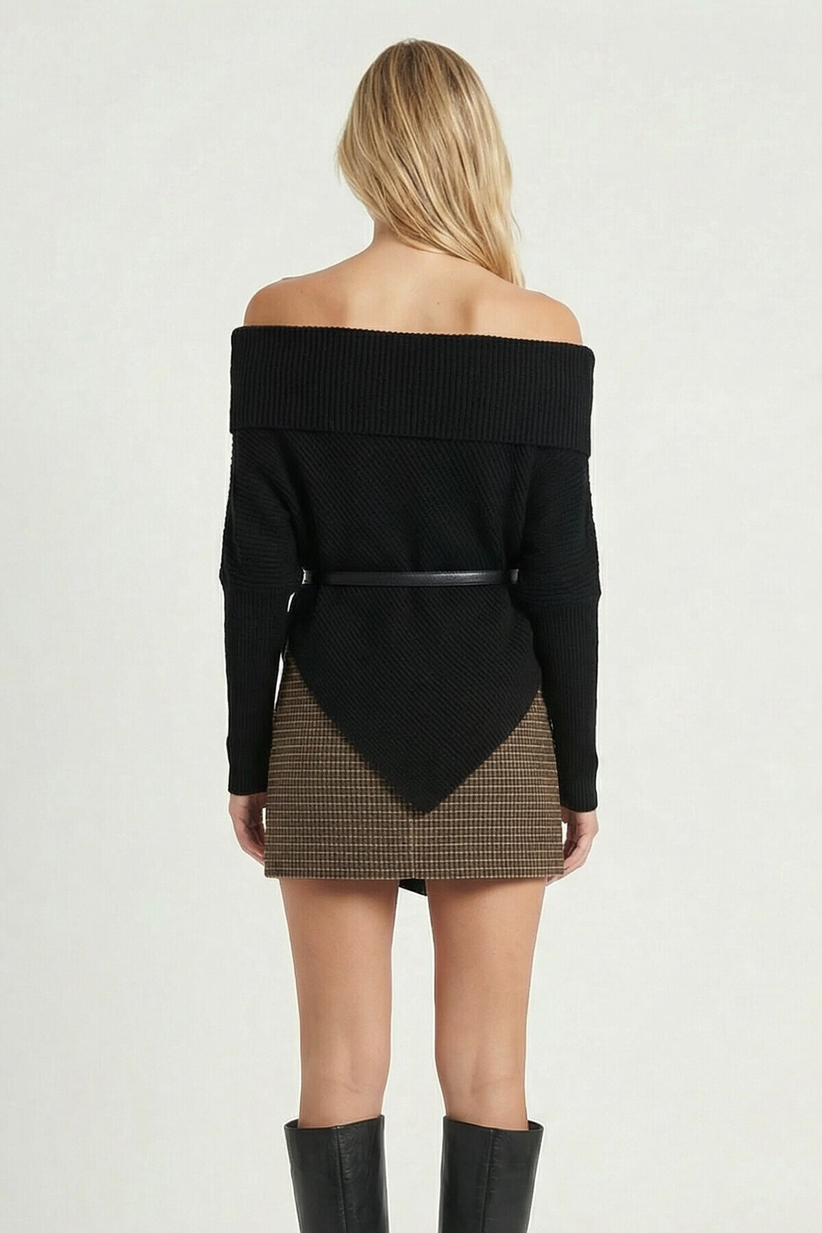 Açık Omuzlu Asimetrik Oversize Triko Kazak SİYAH LDP0090