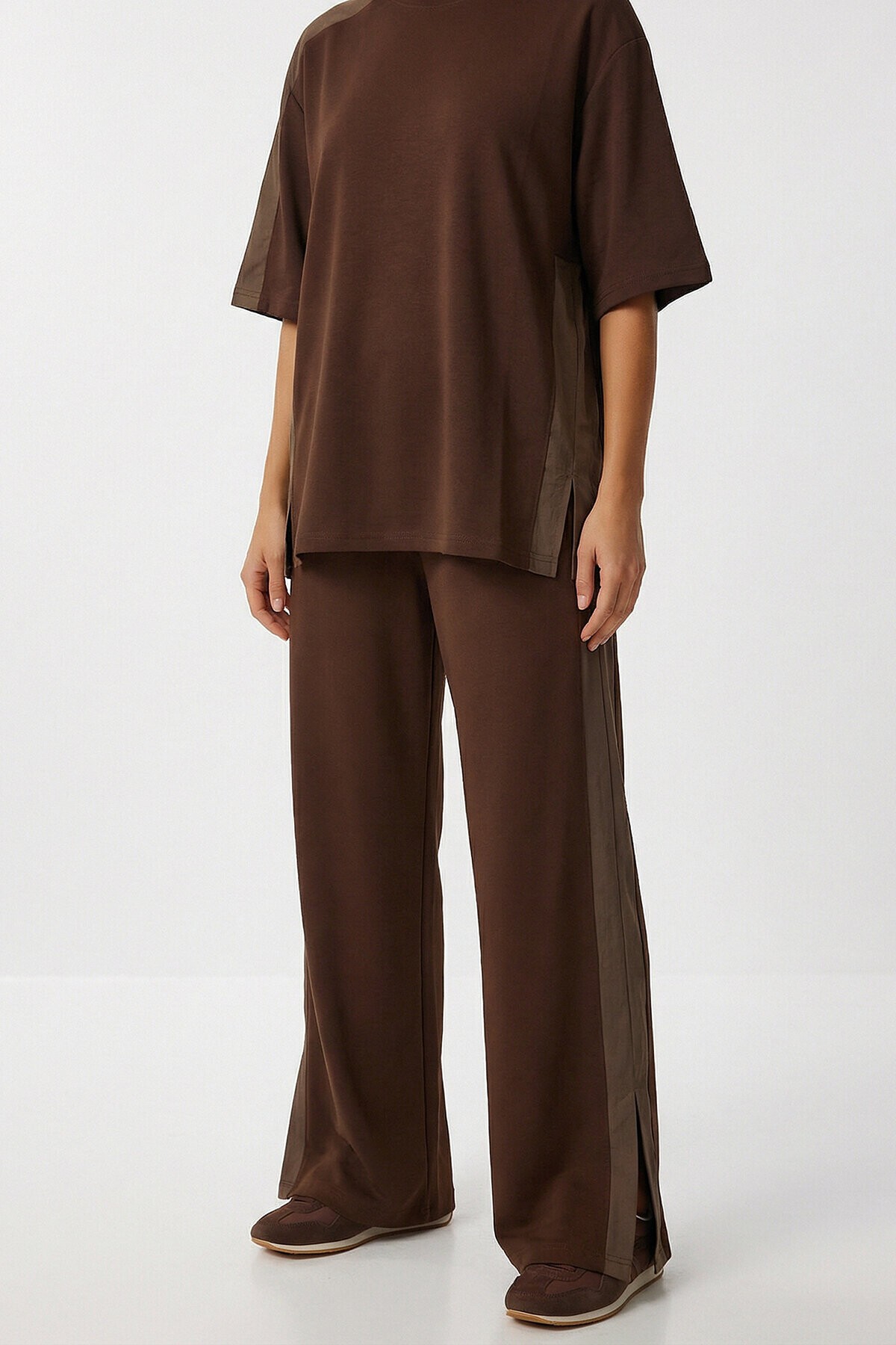 Oversize Yırtmaçlı Paraşüt Garnili Modal Takım KAHVERENGİ LBY0043