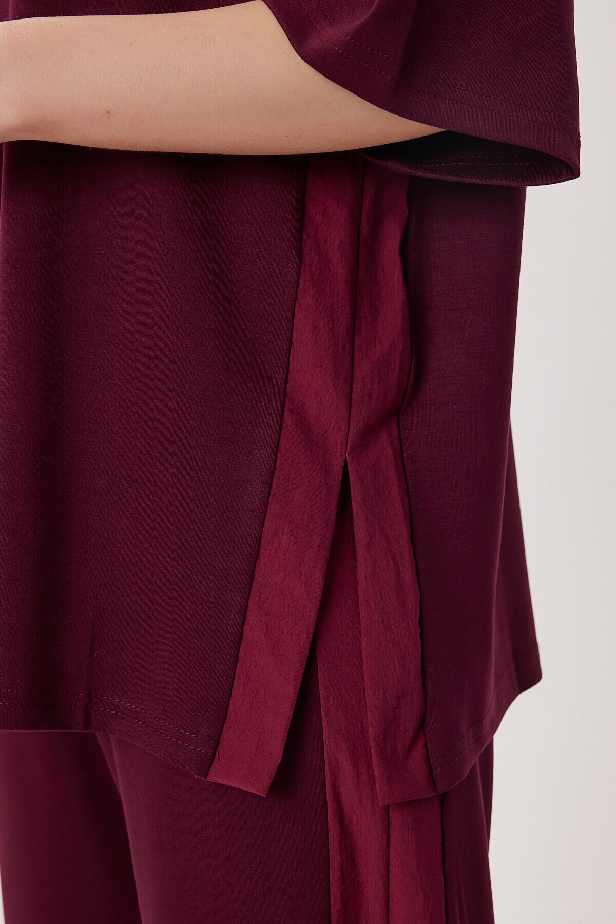 Oversize Yırtmaçlı Paraşüt Garnili Modal Takım MÜRDÜM LBY0043