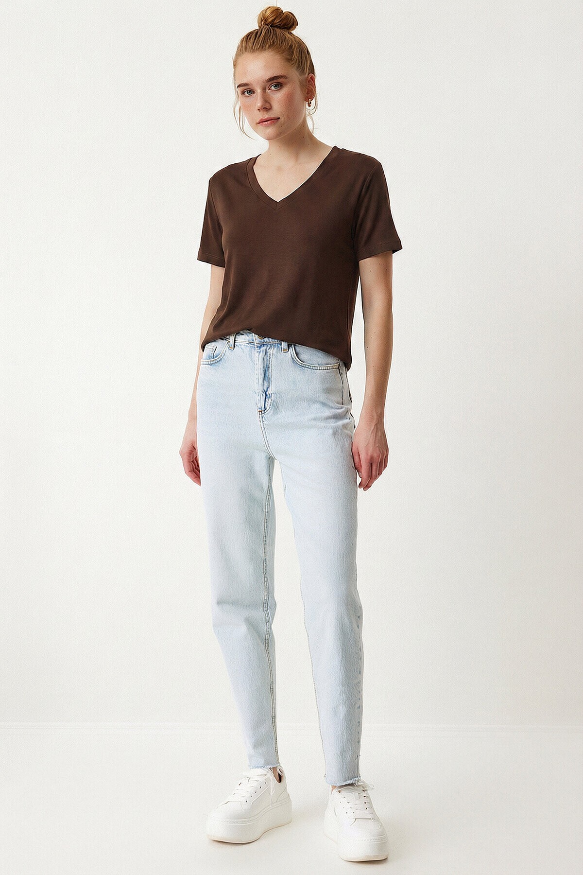 V Yaka Basic Viskon T-shirt KAHVERENGİ LEN0001