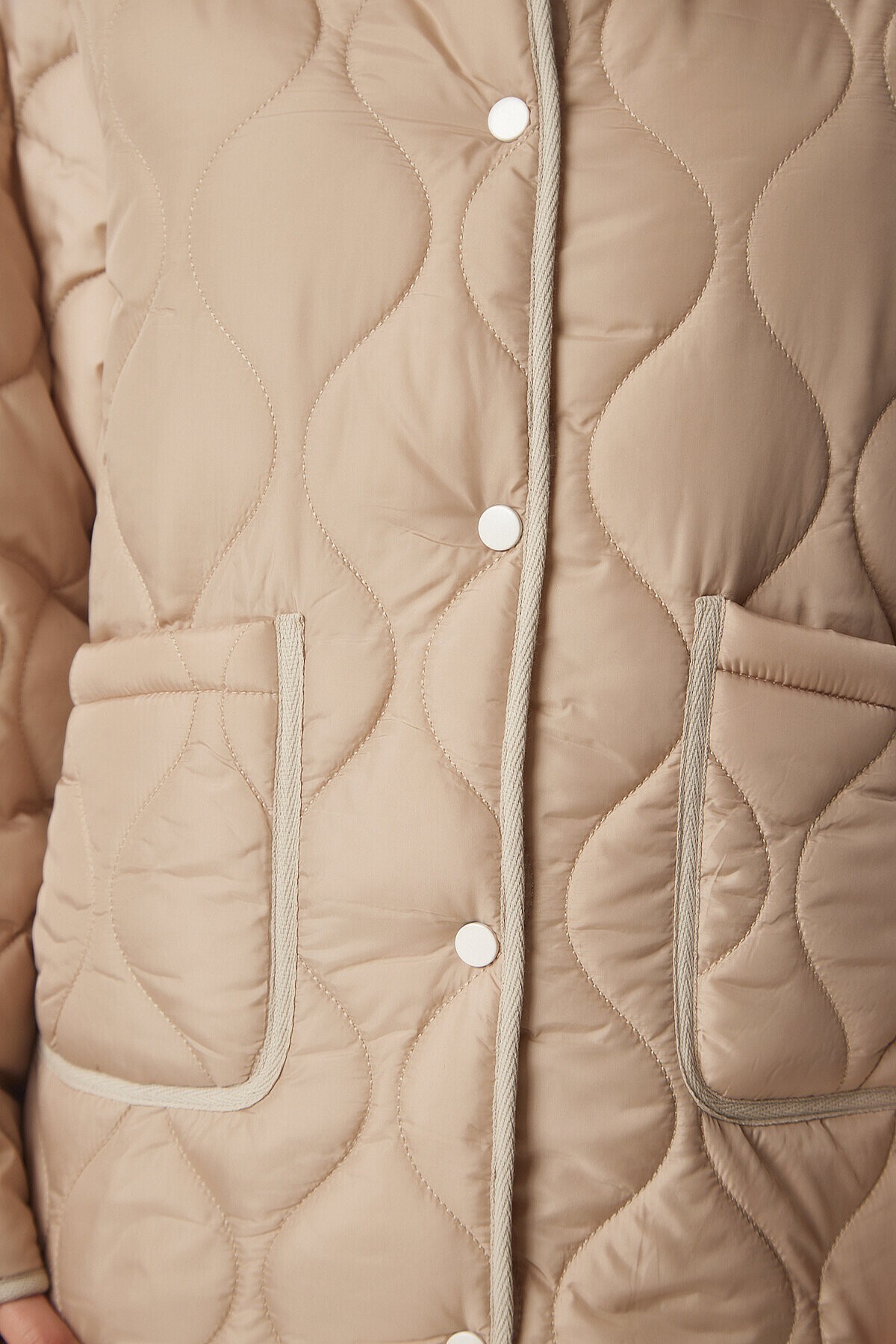Cepli Oversize Kapitone Mont KREM LDZ0011