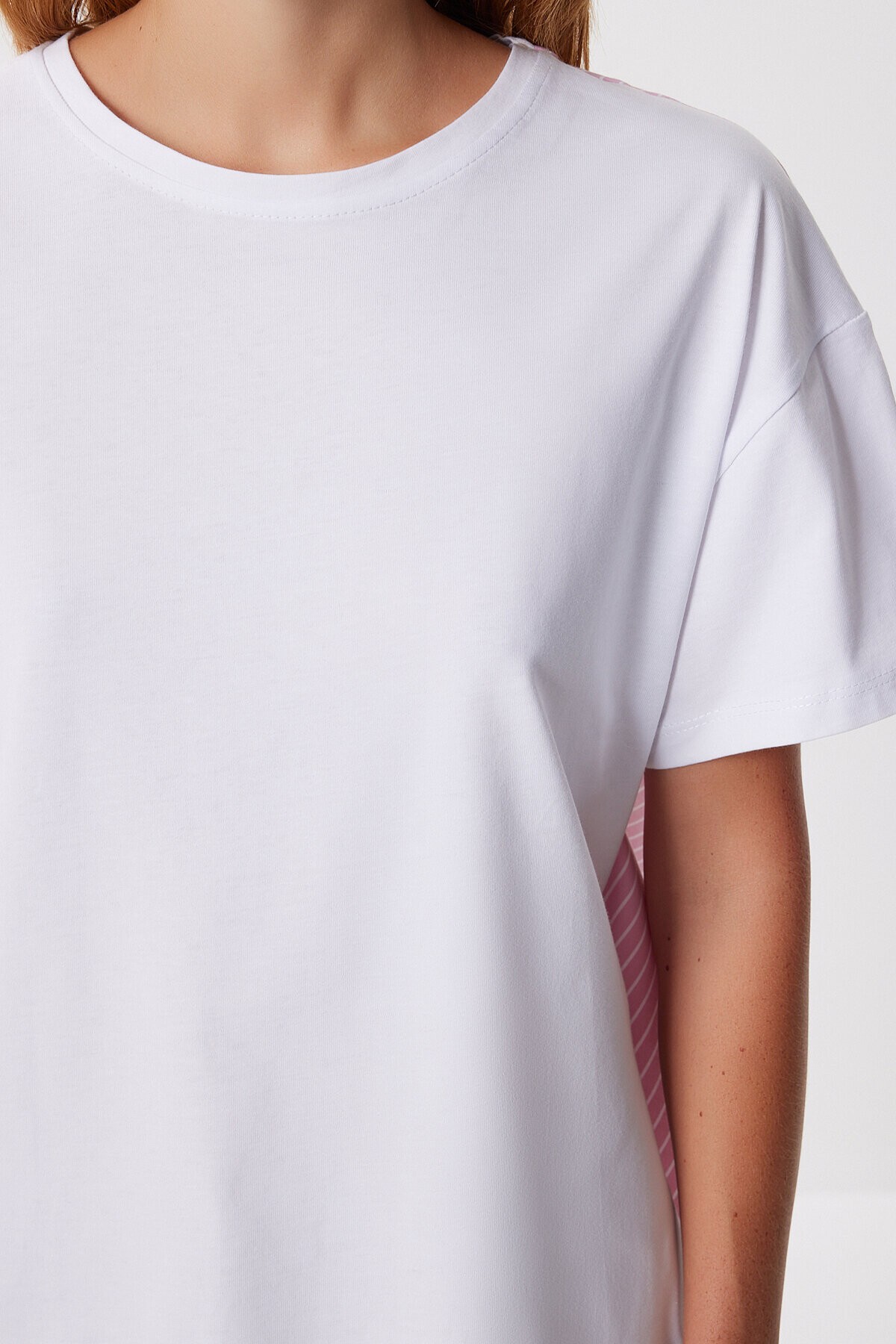 Çizgili Bağlama Detaylı Örme T-shirt BEYAZ PEMBE LFZ0004