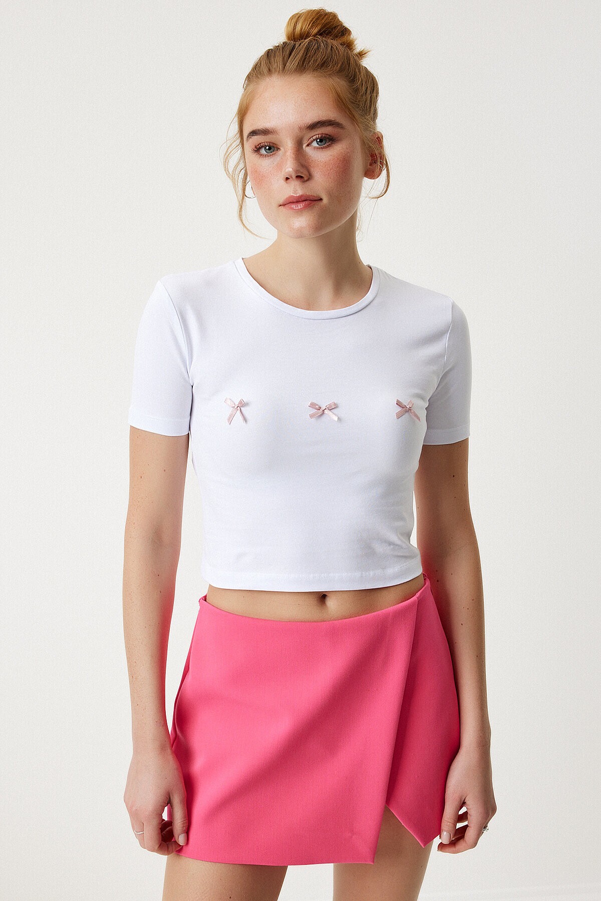 Fiyonk Detaylı Crop Örme T-shirt BEYAZ LMC0005