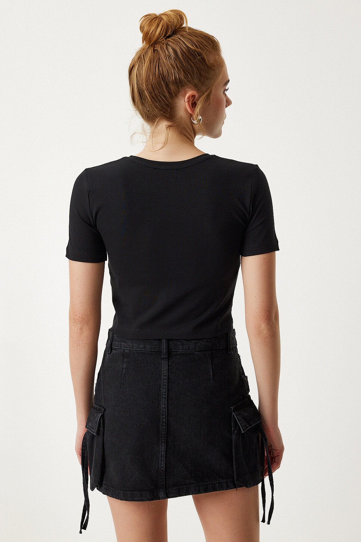 Fiyonk Detaylı Crop Örme T-shirt SİYAH LMC0005