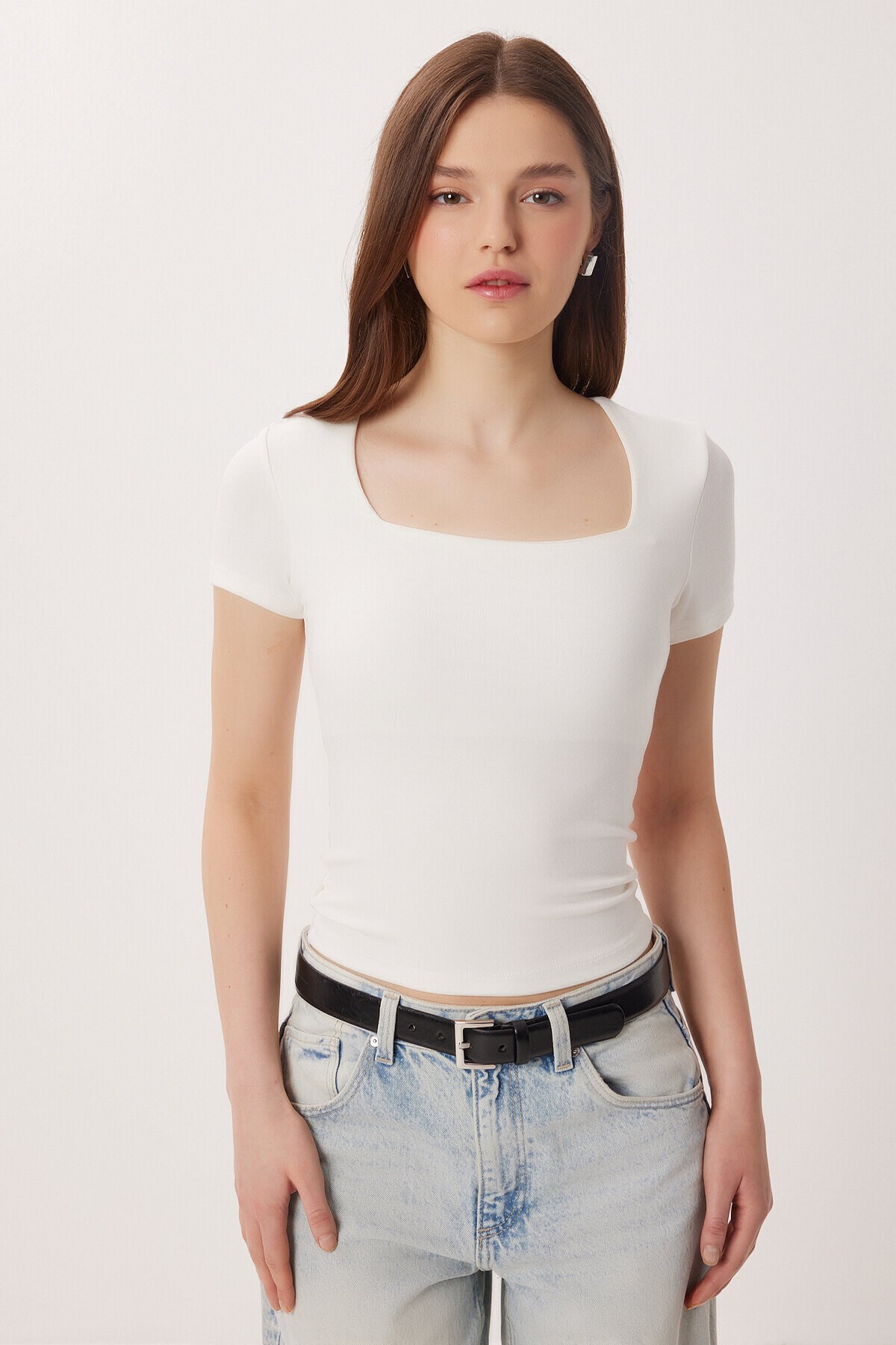 Kare Yaka Basic Örme T-shirt KEMİK LDZ0060