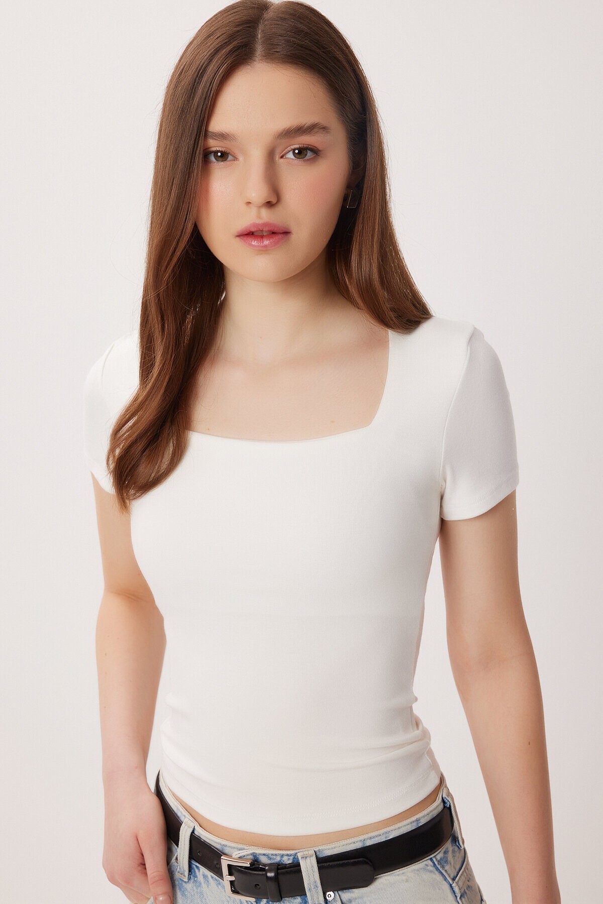 Kare Yaka Basic Örme T-shirt KEMİK LDZ0060