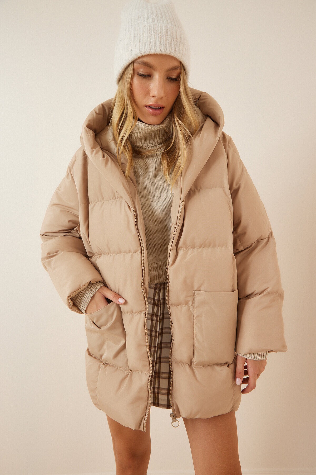 Kapüşonlu Oversize Şişme Mont KREM LRV0059