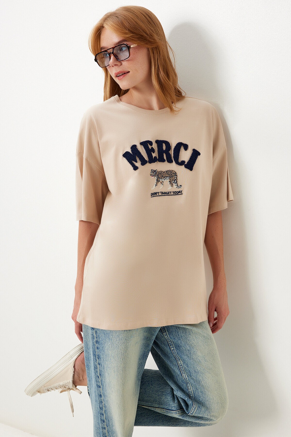 Nakış İşlemeli Kabartmalı Örme T-shirt BEJ LKT0009