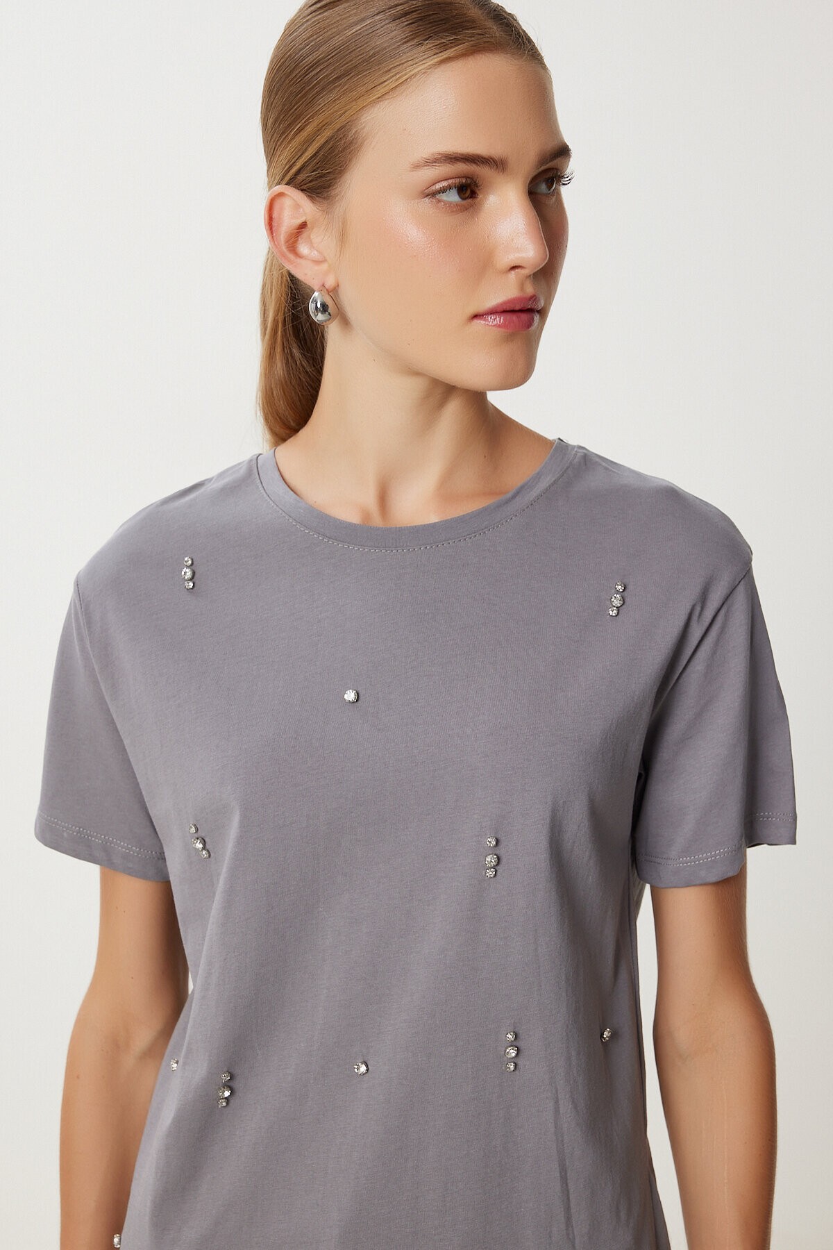 Taş Detaylı Pamuklu Örme T-shirt FÜME LKT0006