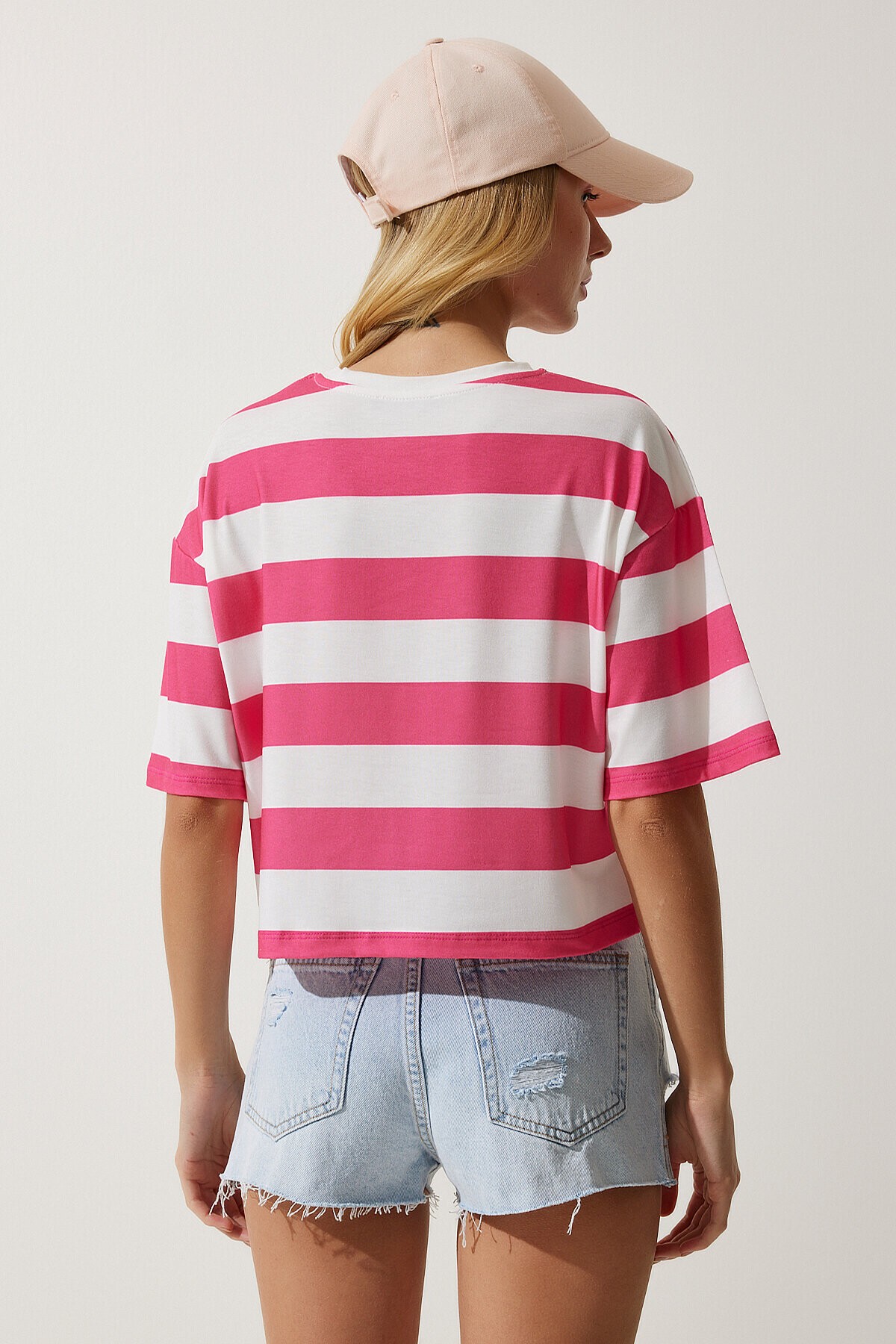 Bisiklet Yaka Çizgili Crop Örme T-shirt BEYAZ PEMBE LHF0007