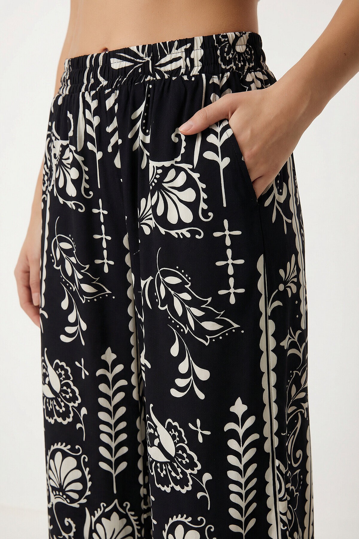 Desenli Yazlık Viskon Kimono Pantolon Takım SİYAH EKRU LRN0013
