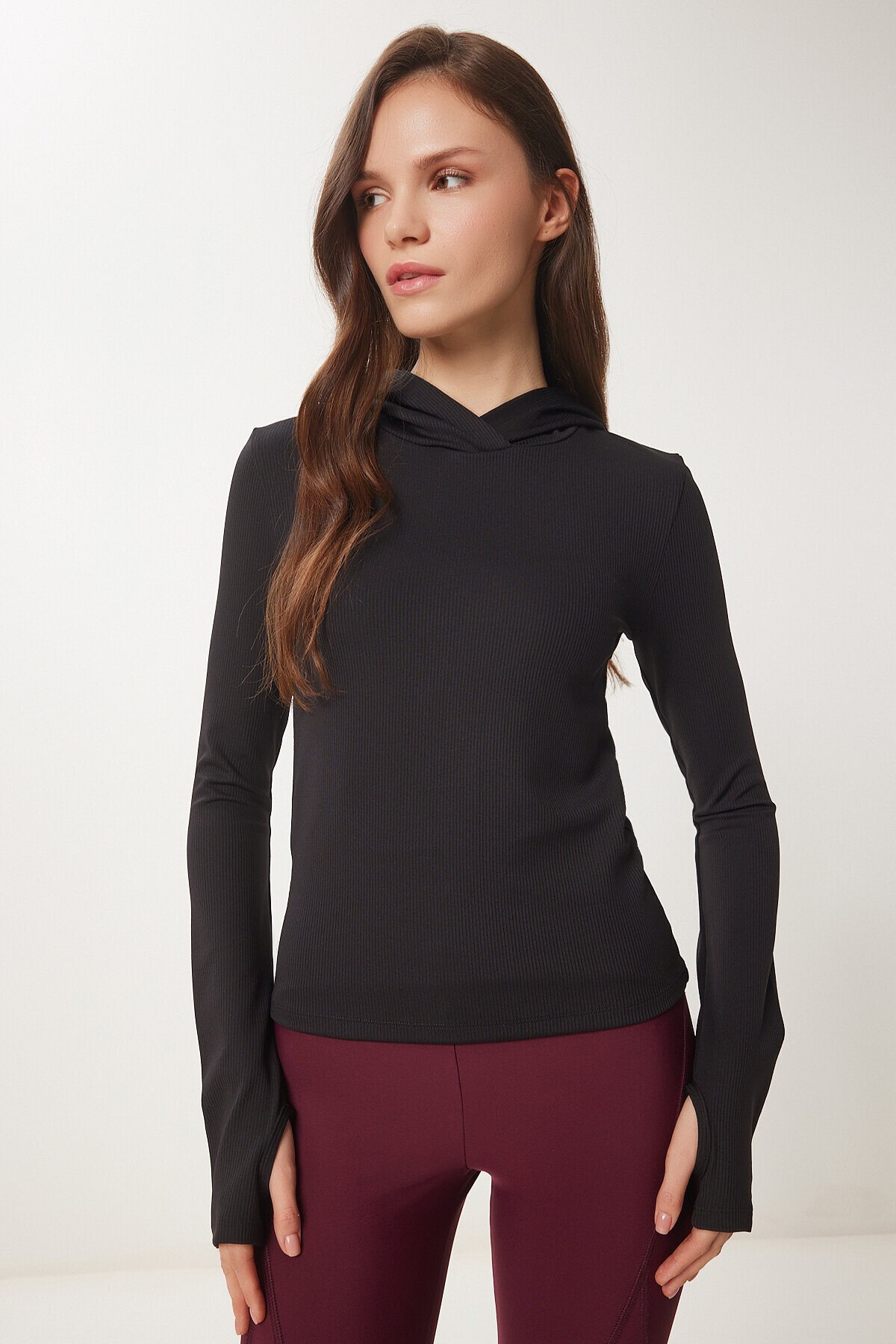 Parmak ve Sırt Cut Out Detaylı Kapüşonlu Örme Sweatshirt SİYAH LVX0004