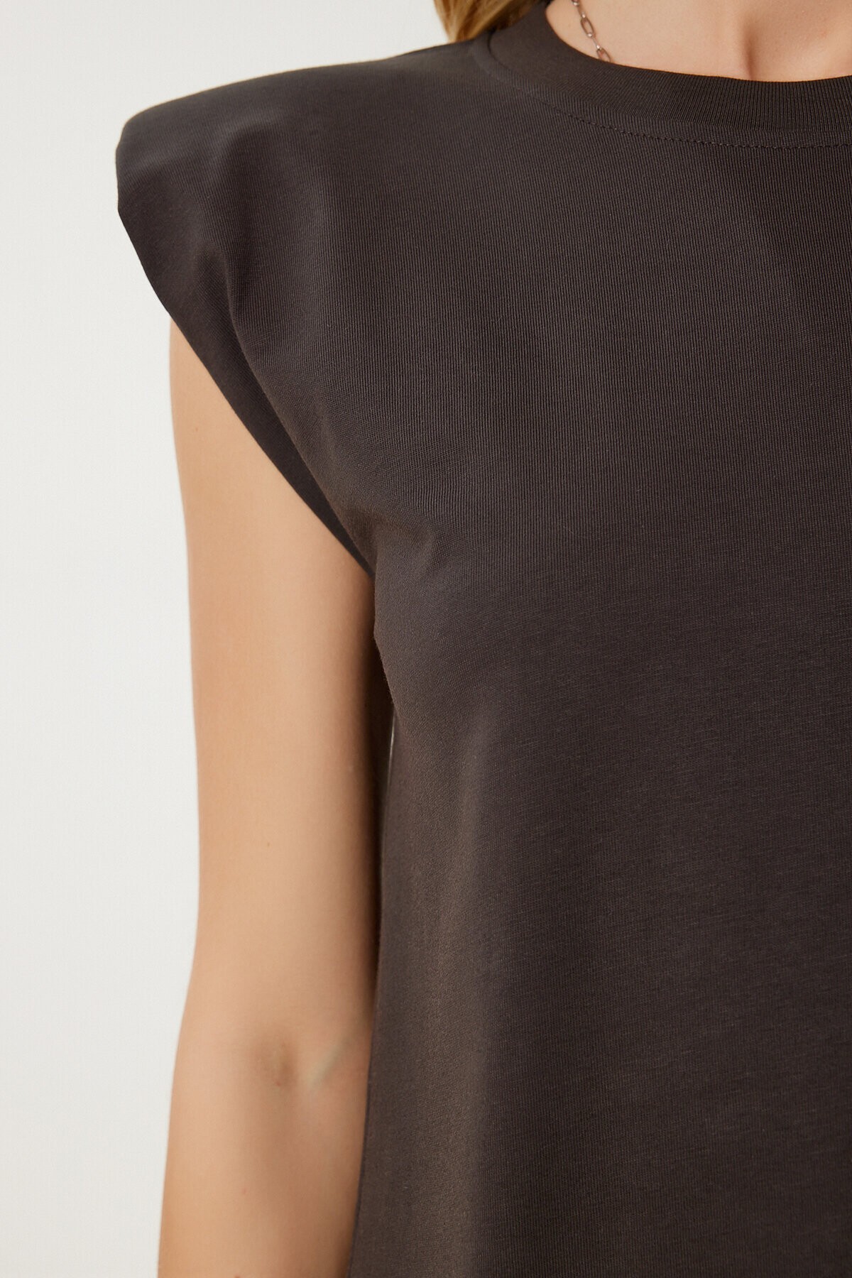 Vatkalı Pamuklu Örme T-shirt KAHVERENGİ LUB0109