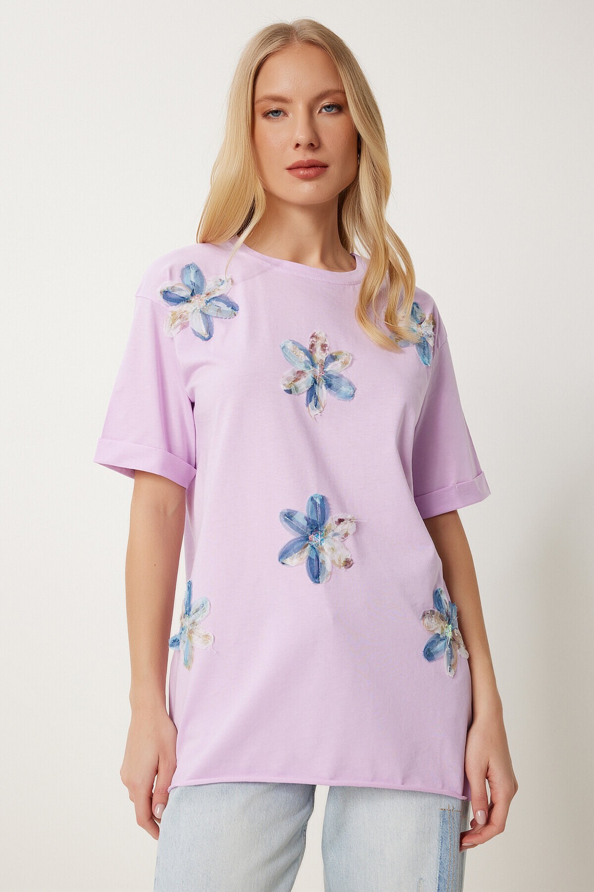 Çiçek İşlemeli Yırtmaçlı Örme T-shirt LİLA LMP0010