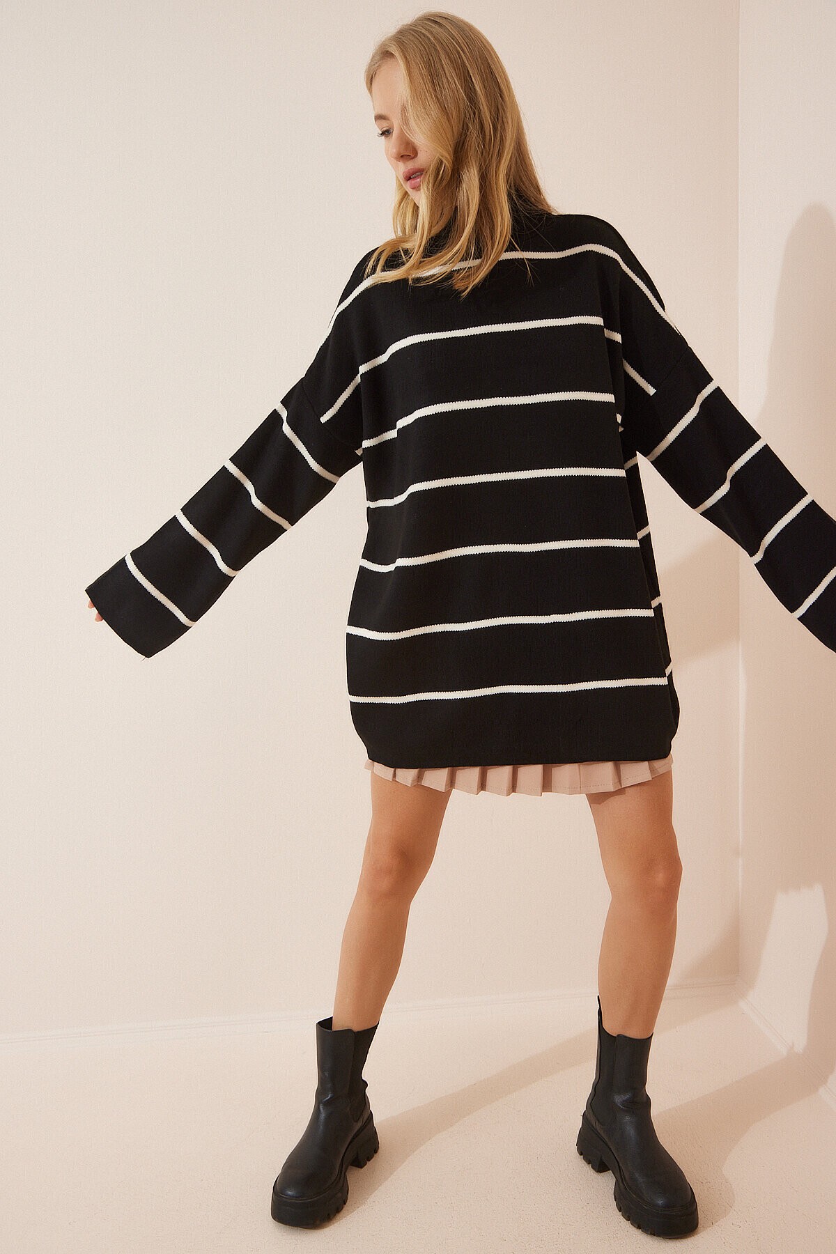 Çizgili Oversize Uzun Triko Kazak SİYAH LYY0088