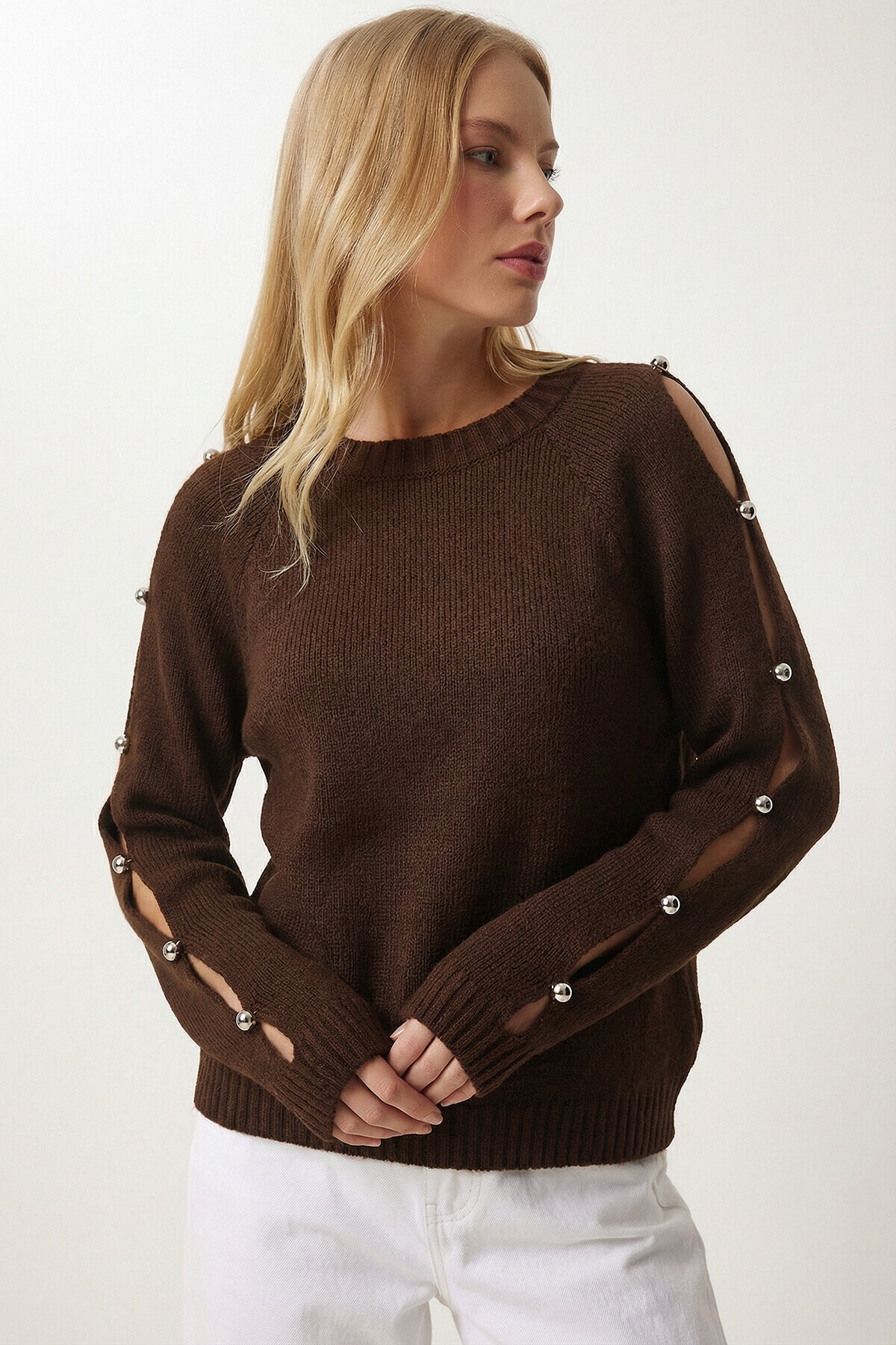 İnci Detaylı Cut Out Triko Kazak KAHVERENGİ LYY0137