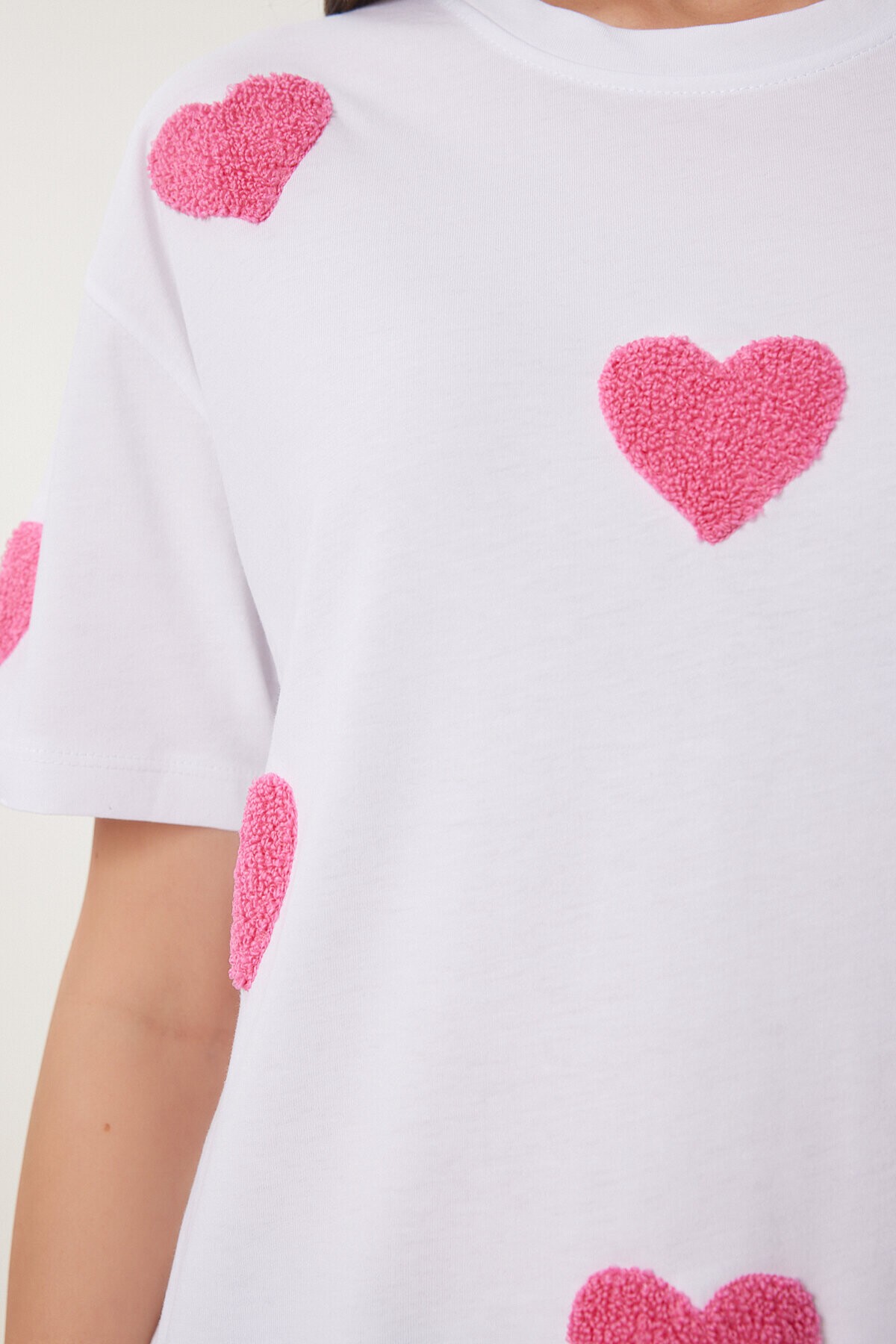 Kalp Dokulu Pamuklu Örme T-shirt BEYAZ LMP0009