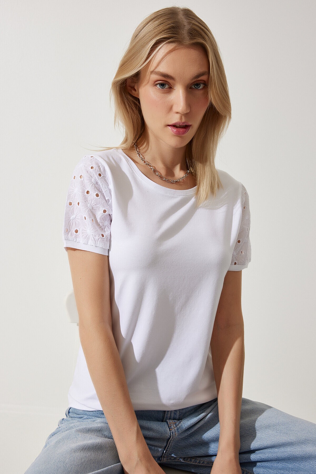 Güpür Kollu Pamuklu Basic Örme T-shirt BEYAZ LVF0001
