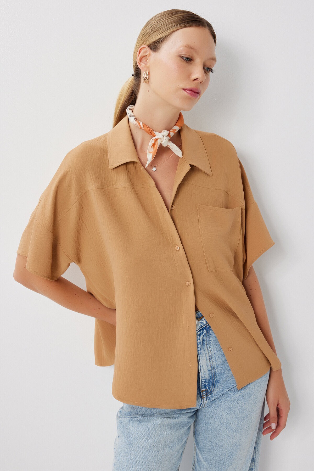 Kısa Kollu Cepli Ayrobin Gömlek CAMEL LMX0117