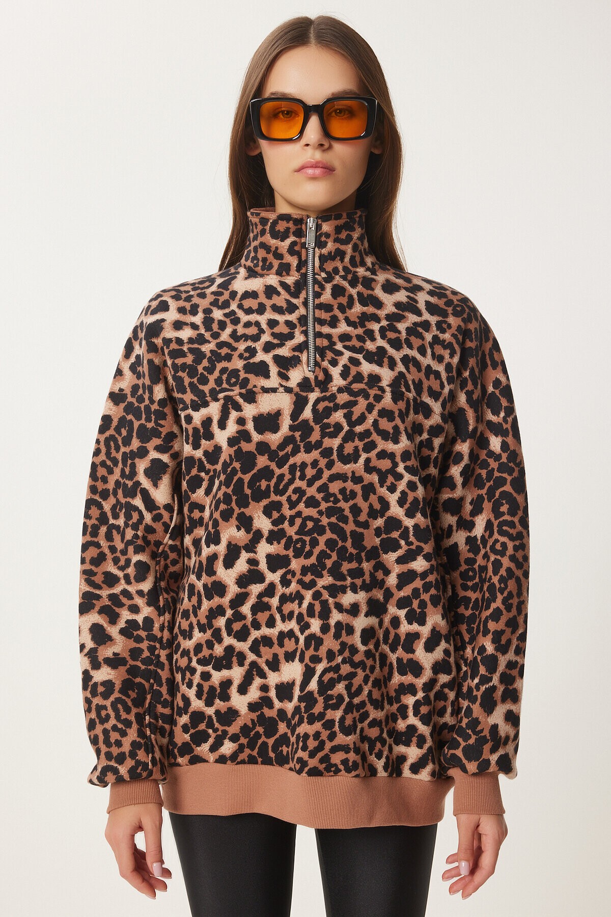 Leopar Desenli Dik Yaka Şardonlu Sweatshirt BİSKÜVİ SİYAH LDP0025