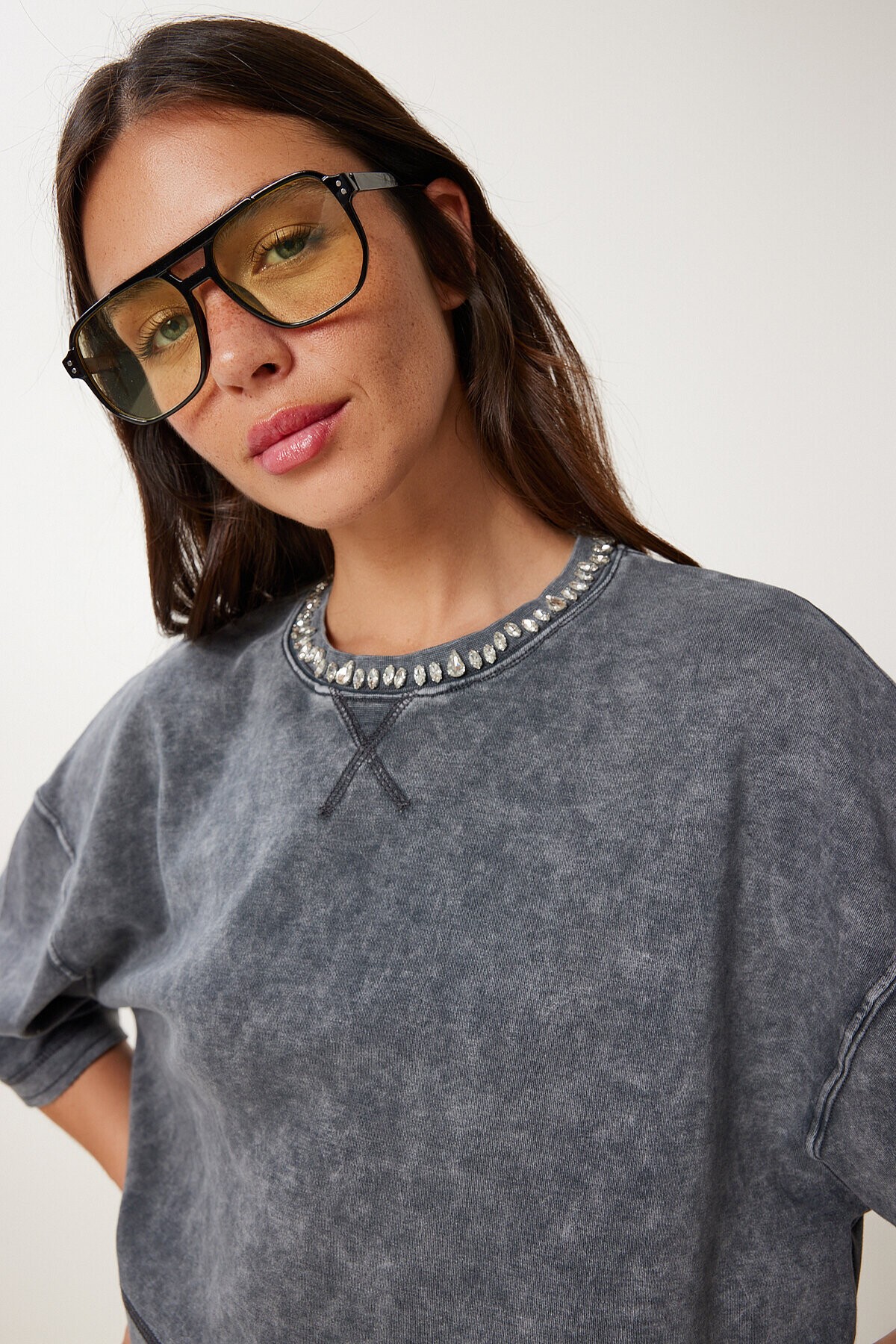 Taş Detaylı Yıkamalı Pamuklu Örme T-shirt ANTRASİT LHC0014