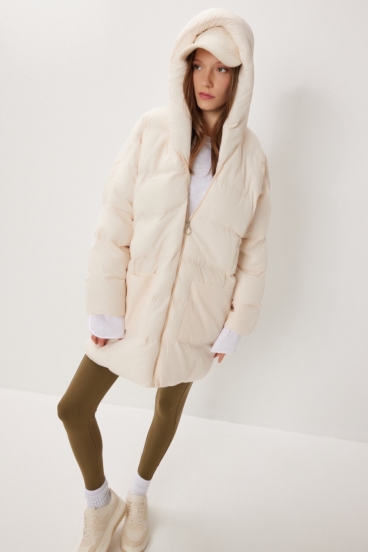 Kapüşonlu Oversize Şişme Mont KREM LNT0014