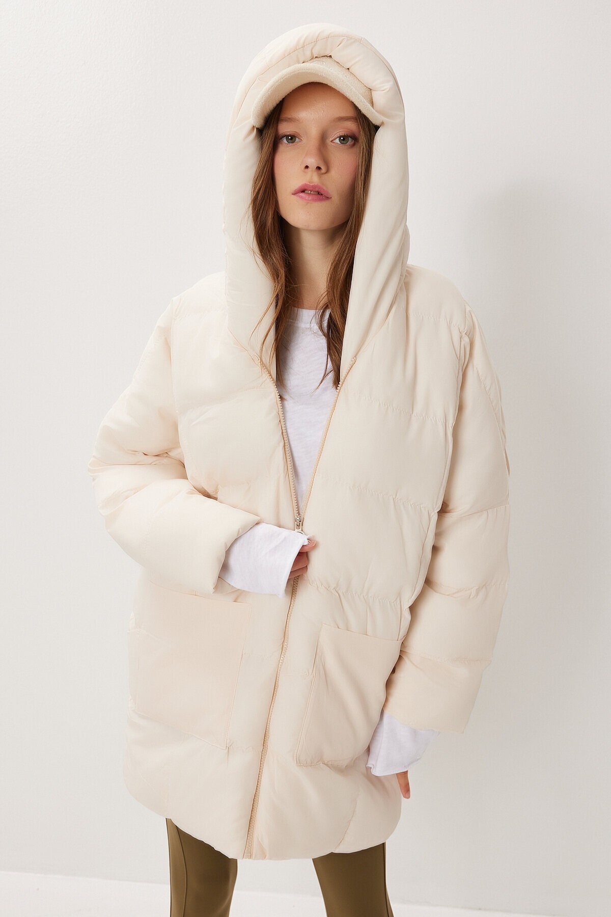 Kapüşonlu Oversize Şişme Mont KREM LNT0014
