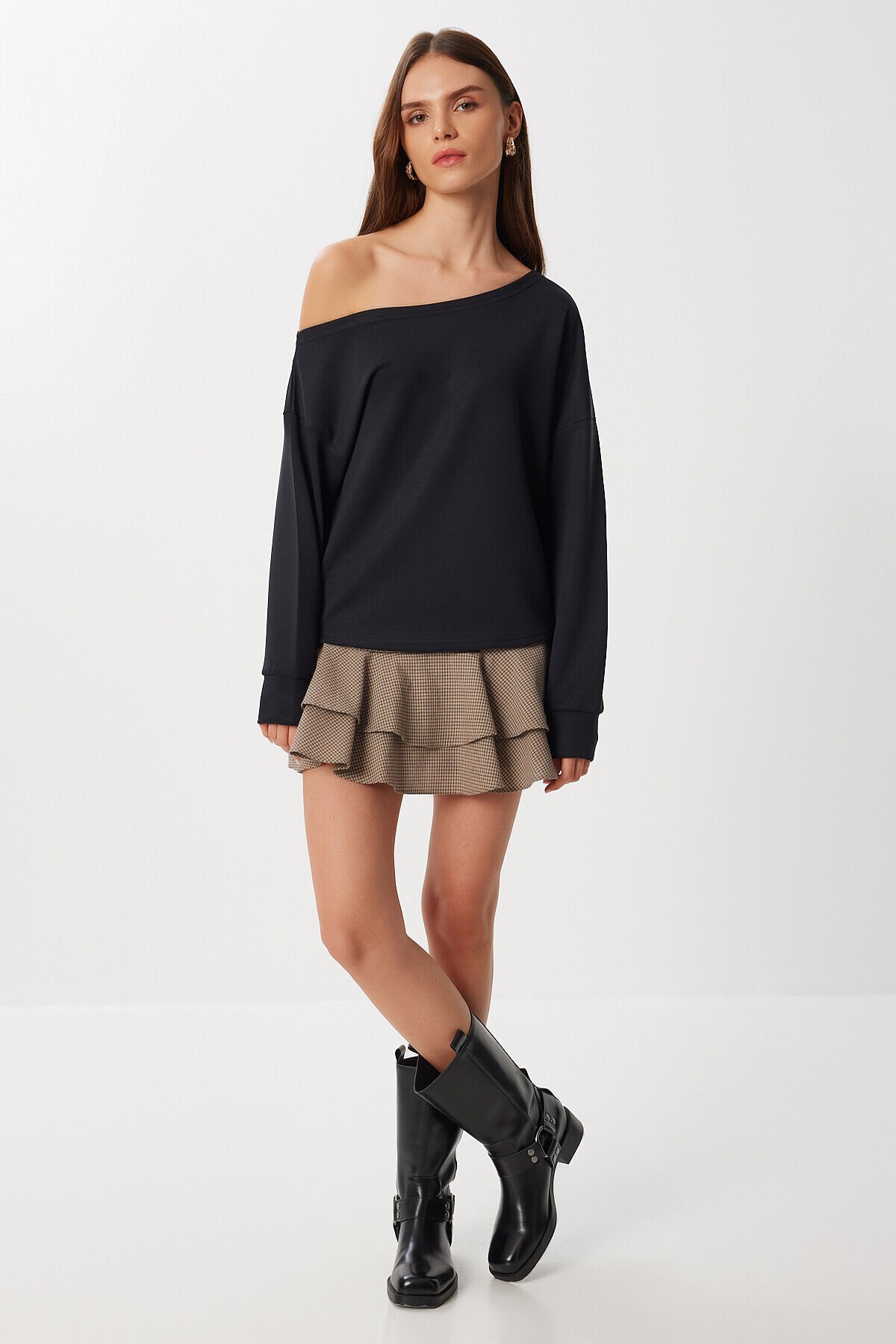 Açık Omuzlu Yumuşak Modal Sweatshirt SİYAH LUB0252