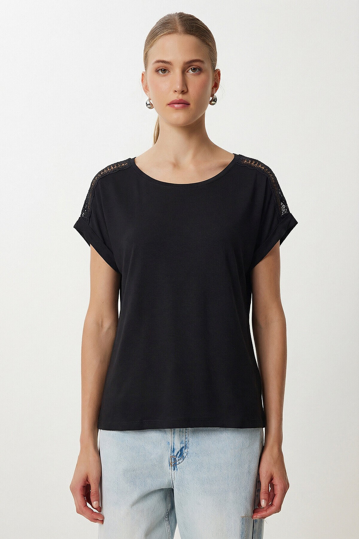 Güpür Detaylı Viskon T-shirt SİYAH LRN0006
