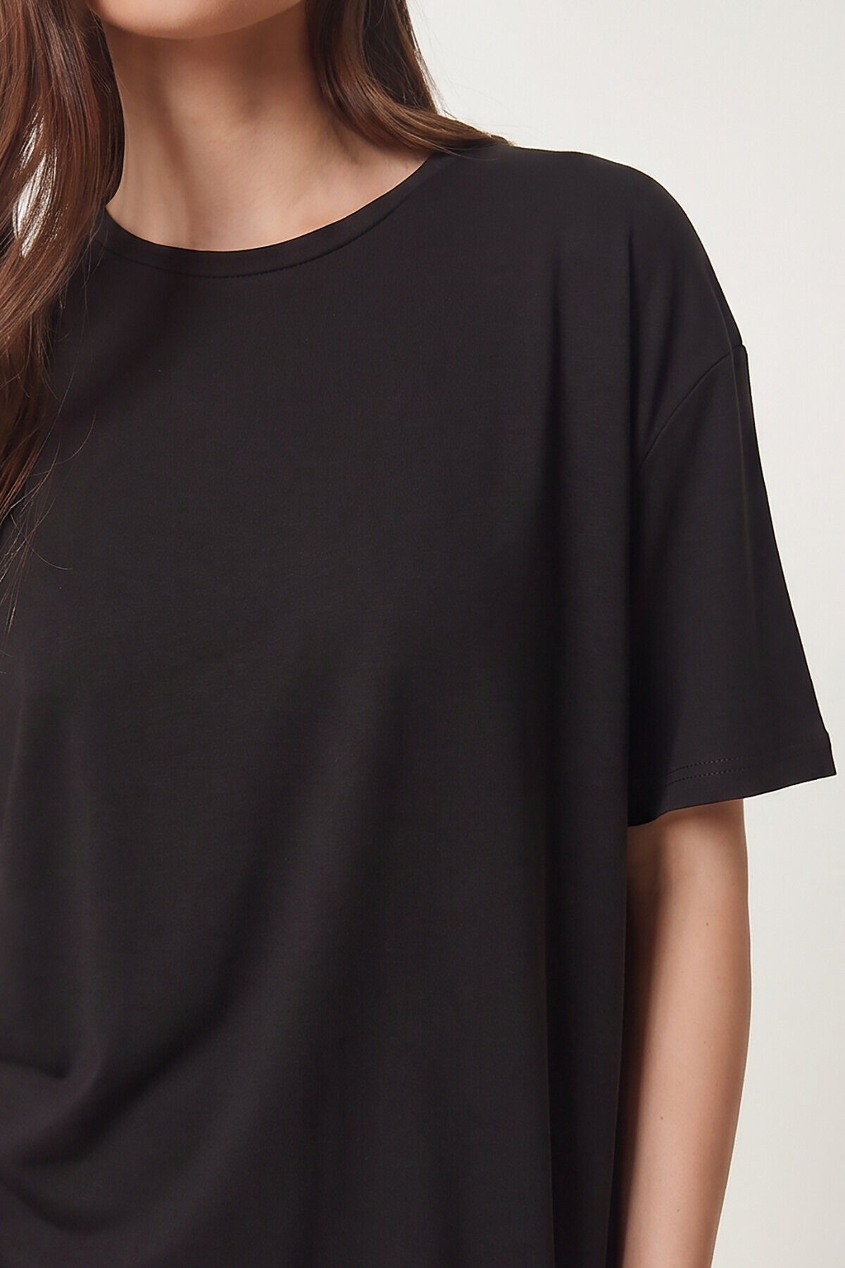 Bisiklet Yaka Oversize Uzun T-shirt SİYAH LRN0052